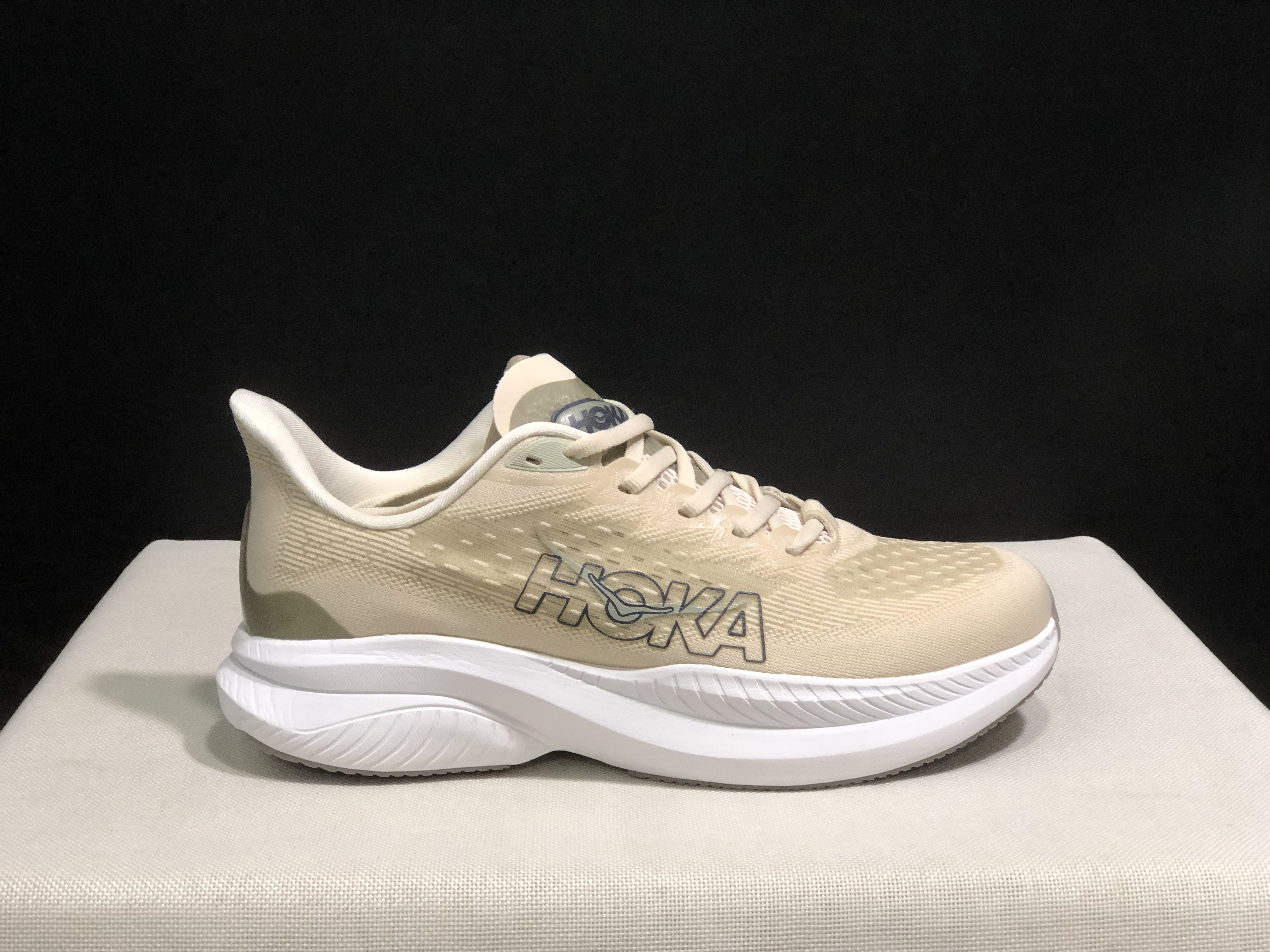Hoka One One Mach 6 Wear-resistant Breathable Low-top Running Shoes Sneakers Beige