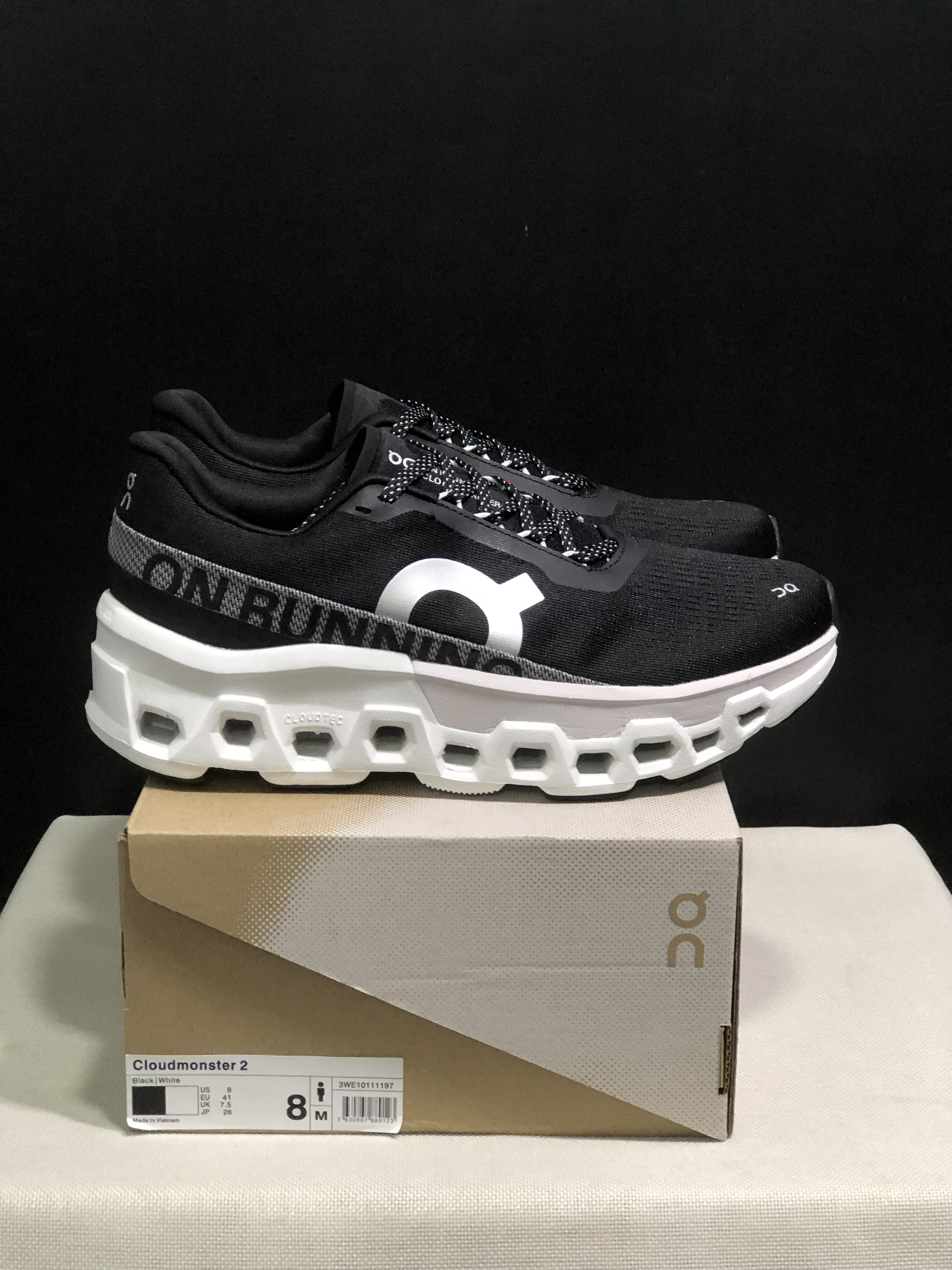 On Running Cloudmonster 2 Shock-Absorbing And Breathable Running Shoes Black/White