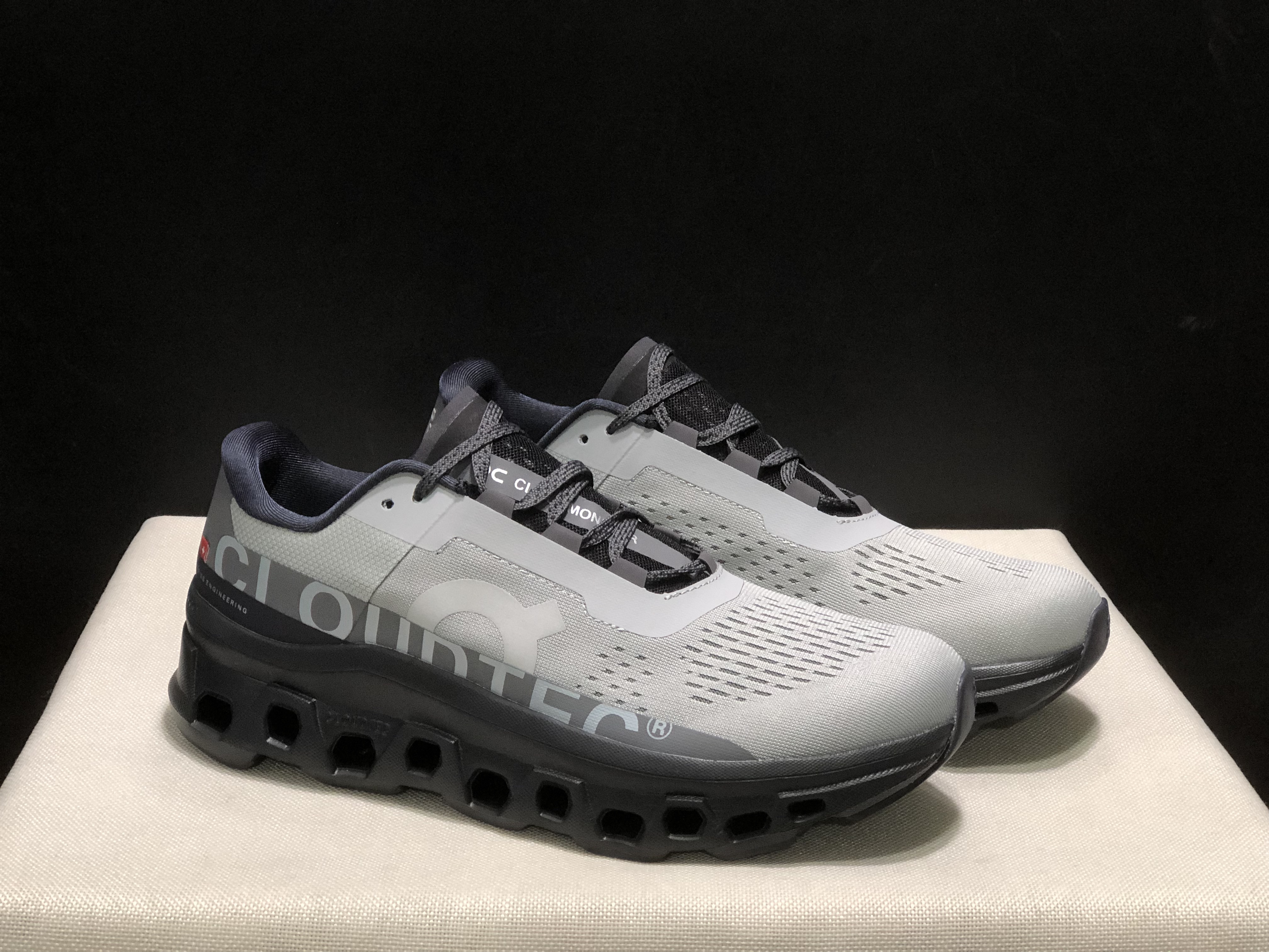 On Running Cloudmonster Anti-Slip Running Shoes Eclipse/Magnet