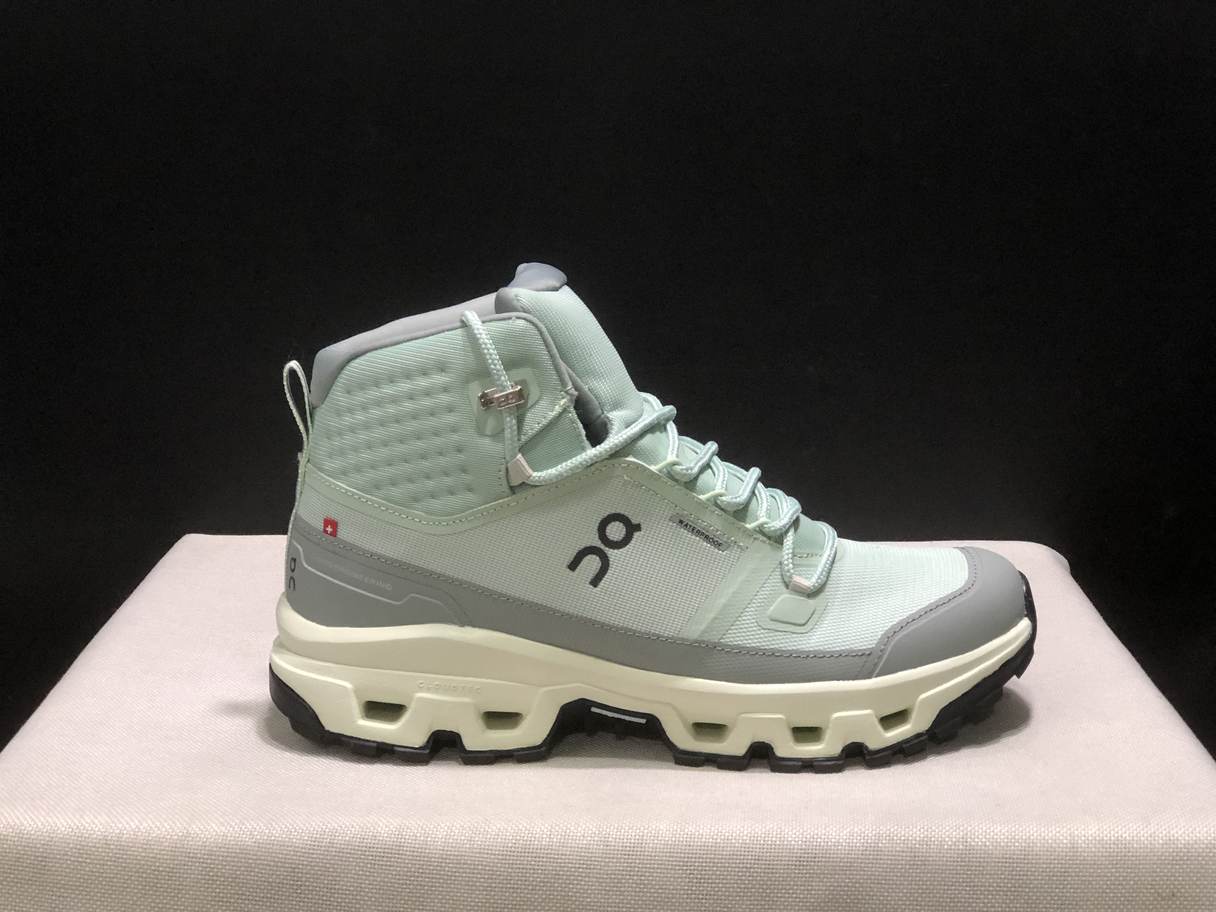 On Running Cloudrock Mid WP High-Top Hiking Shoes Mineral/Aloe