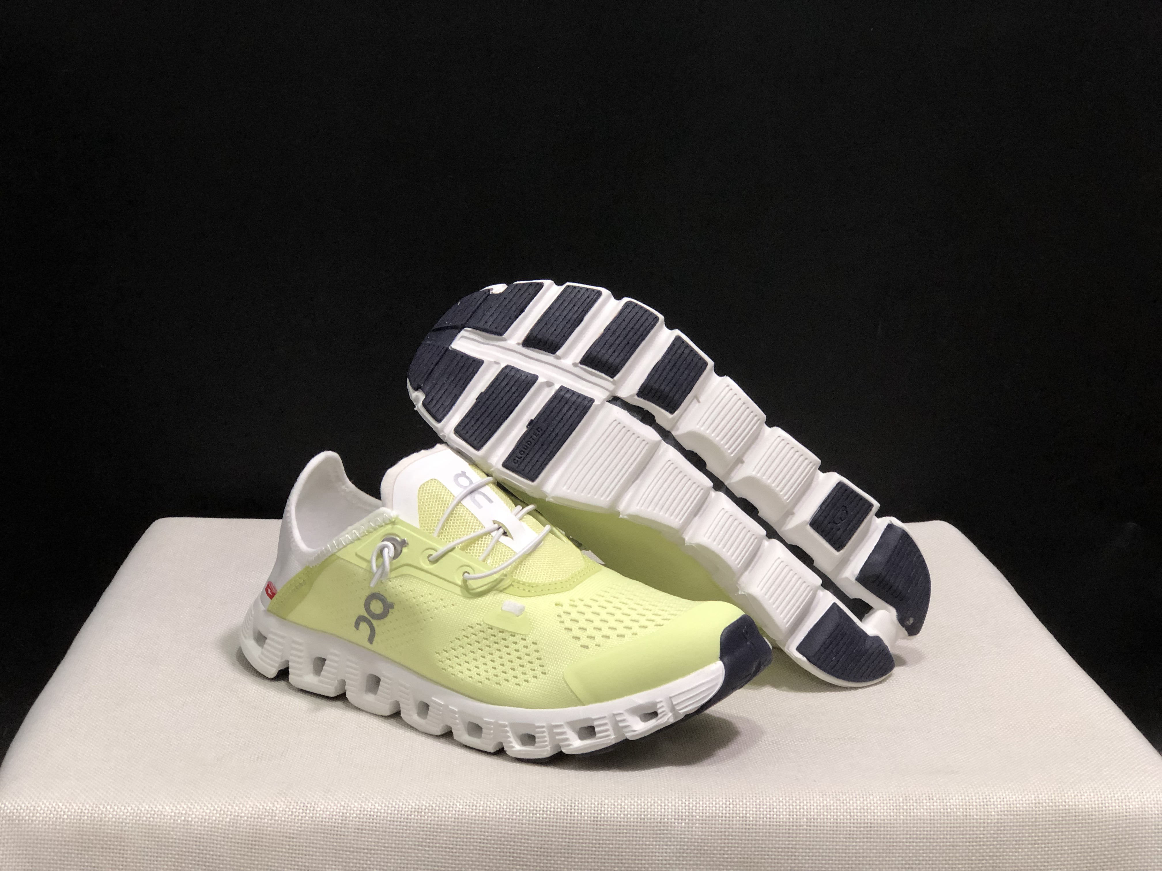 On Running Cloud 5 Coast Convenient And Breathable Running Shoes Light Yellow/White