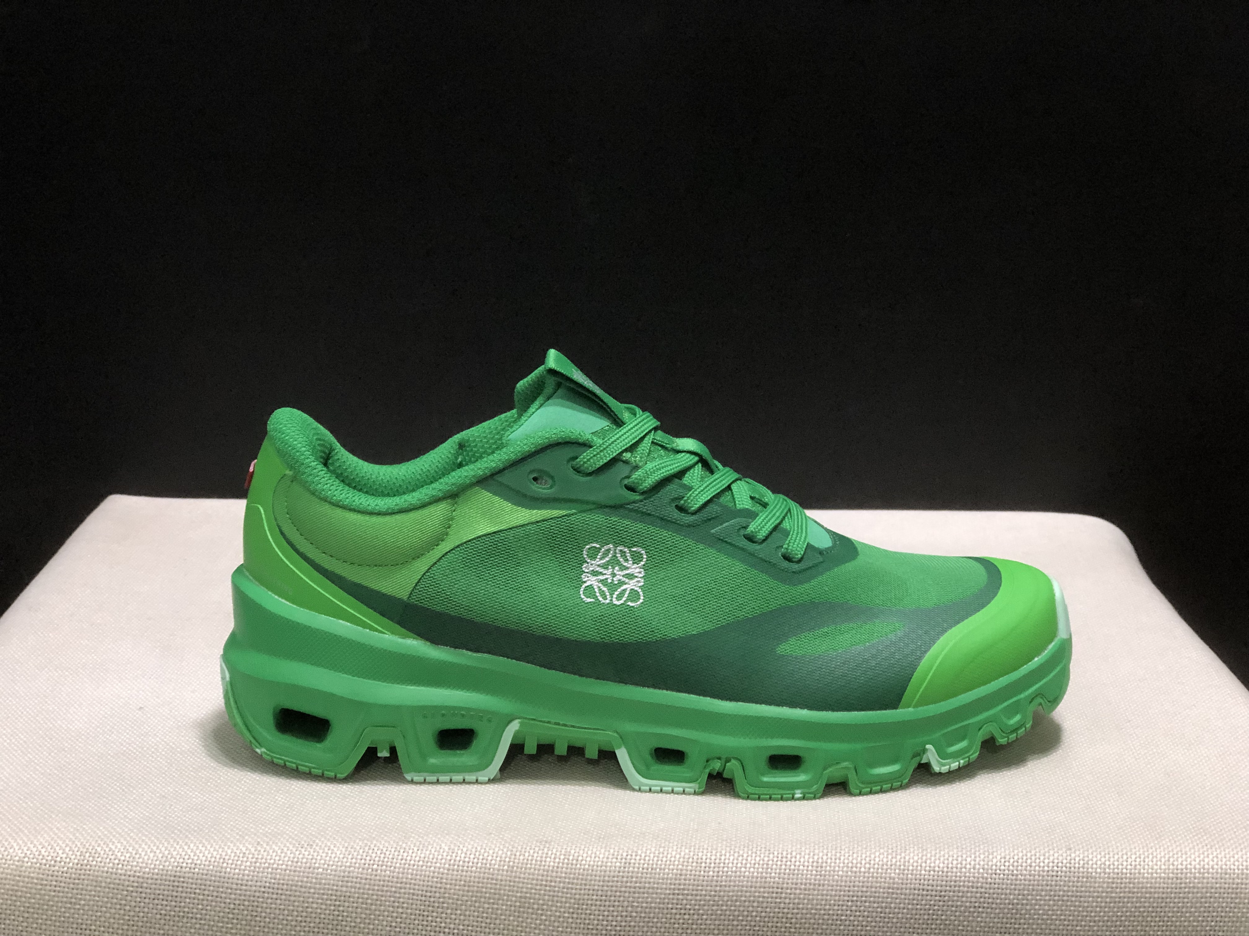 LOEWE x On Running Cloudventure 2.0 Running Shoes Co-Signed Edition Green