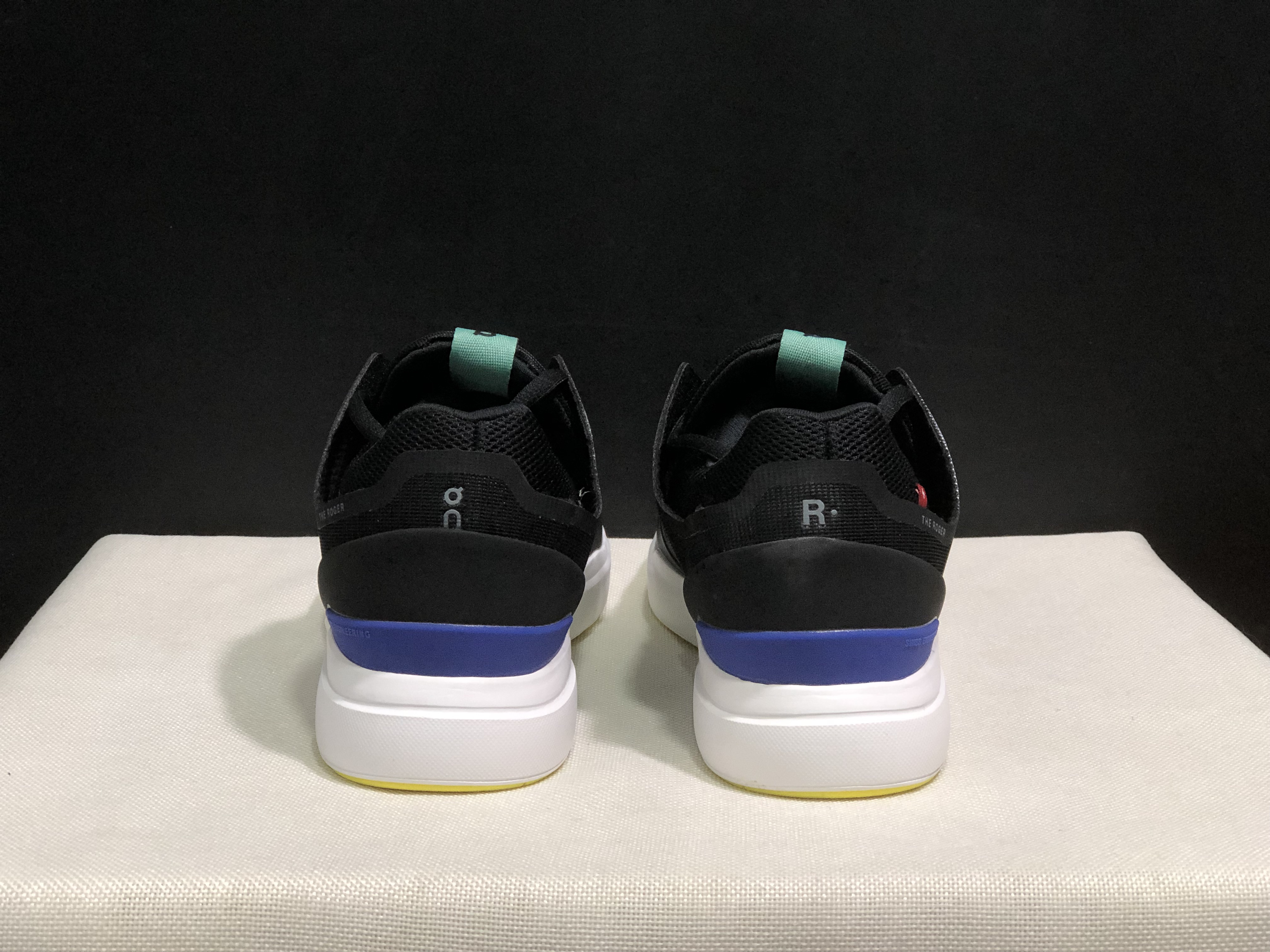 On Running The Roger Spin Breathable Mesh Sneakers Black