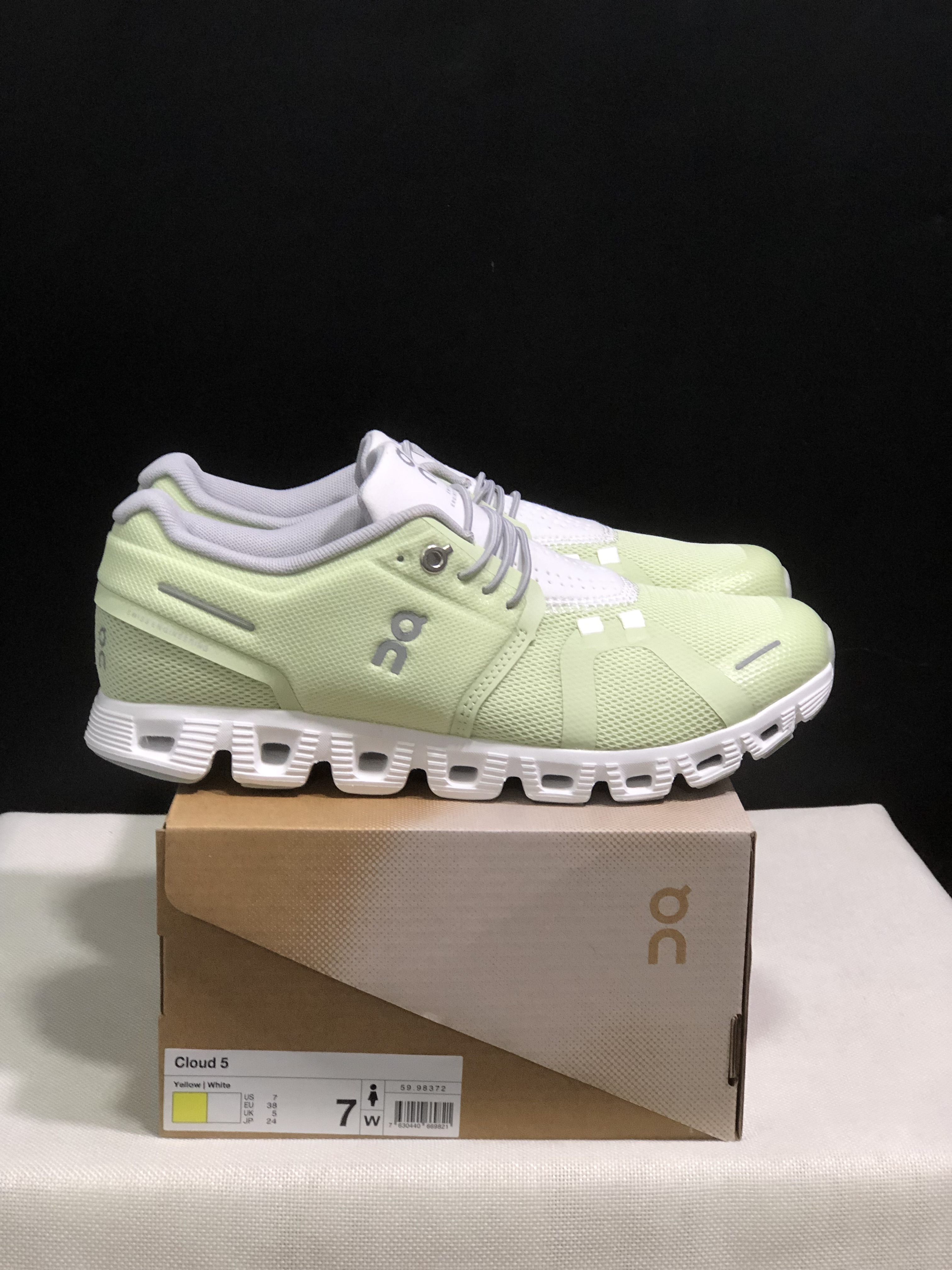 On Running Cloud 5 Lightweight Running Shoes Light Green