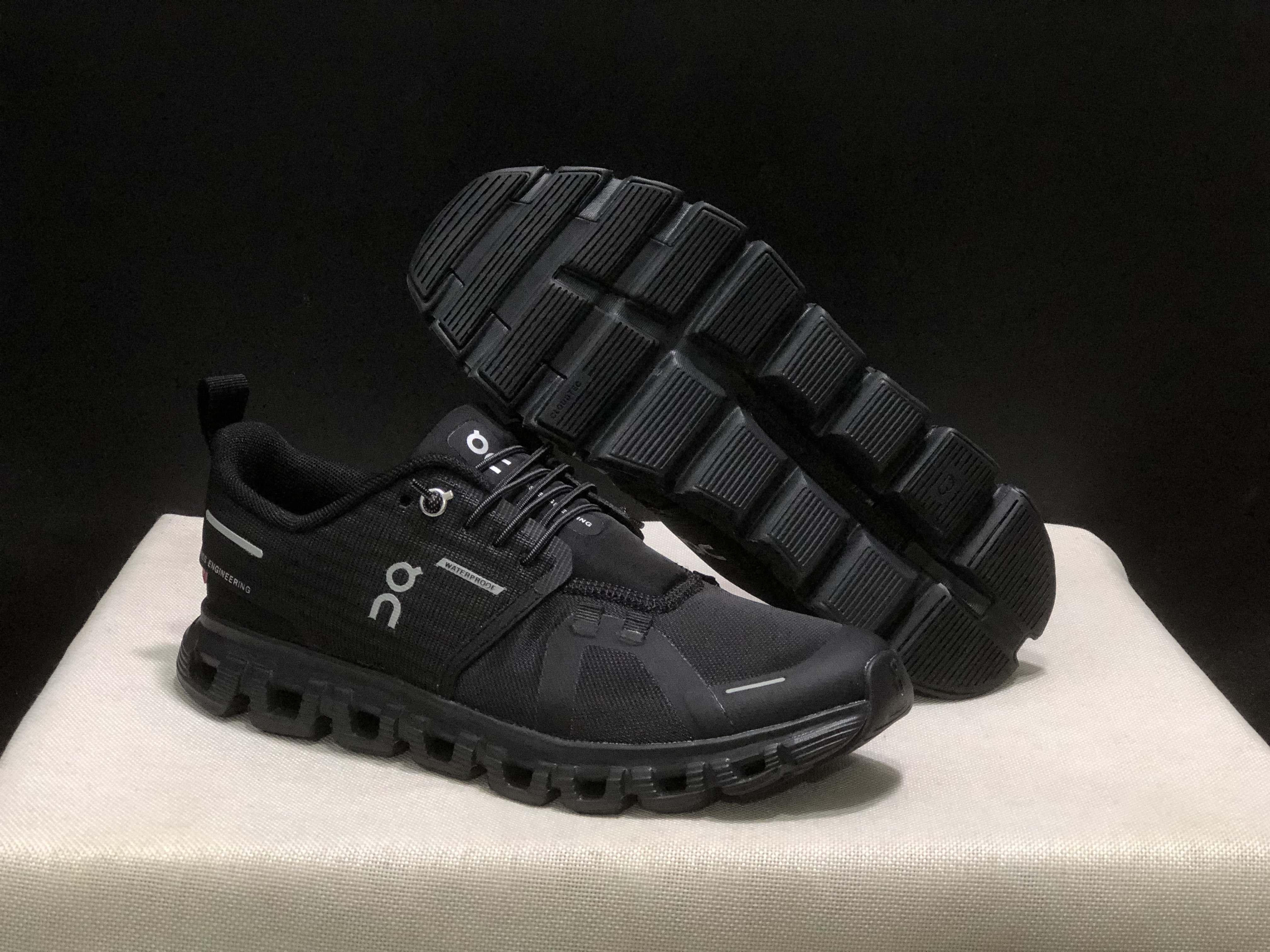 On Running Cloud 6 Life Casual Shoes Black