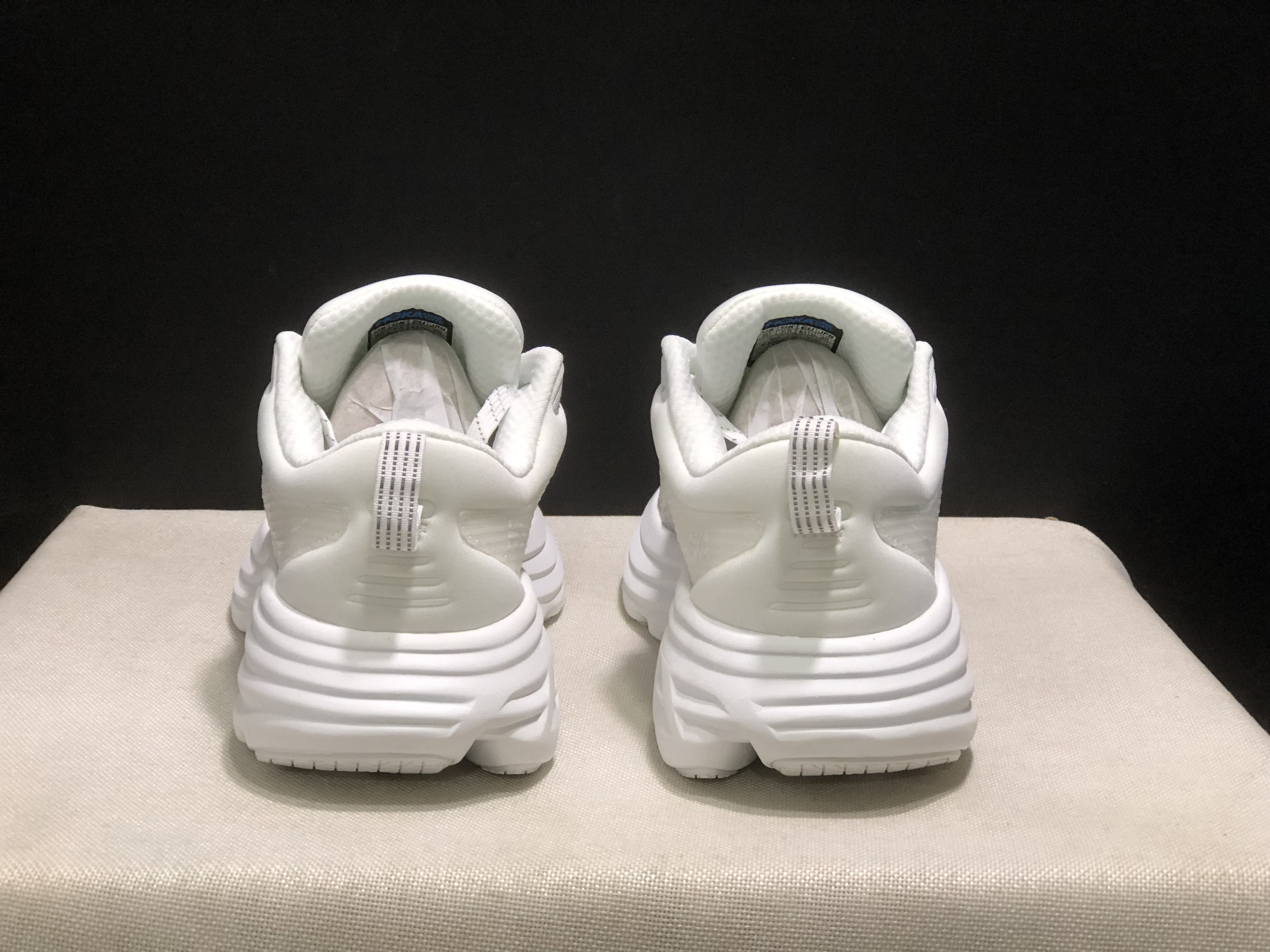 Hoka One One Bondi 8 Breathable Low-top Running Shoes White