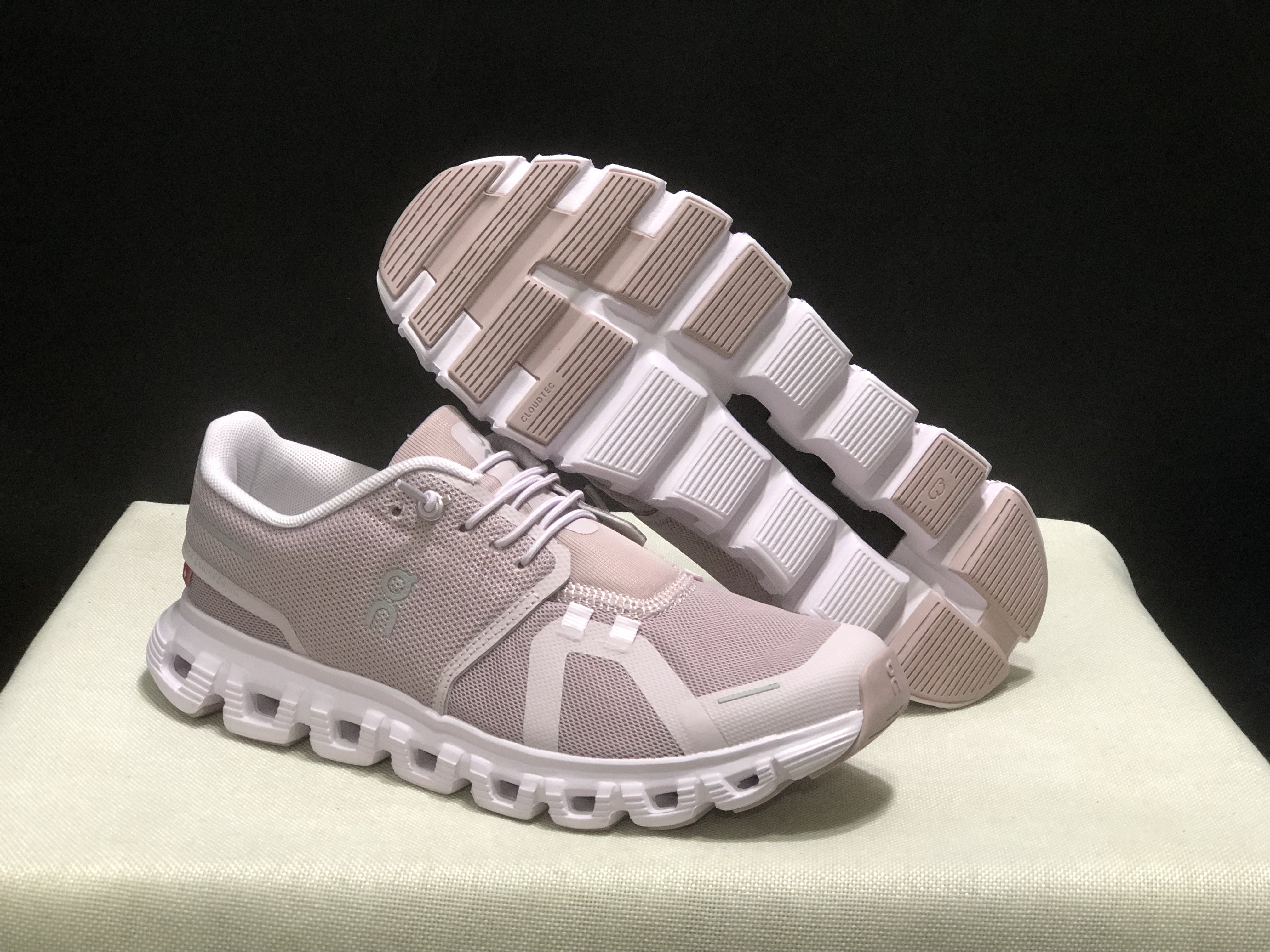 On Running Cloud 6 Casual Life Shoes Mauve