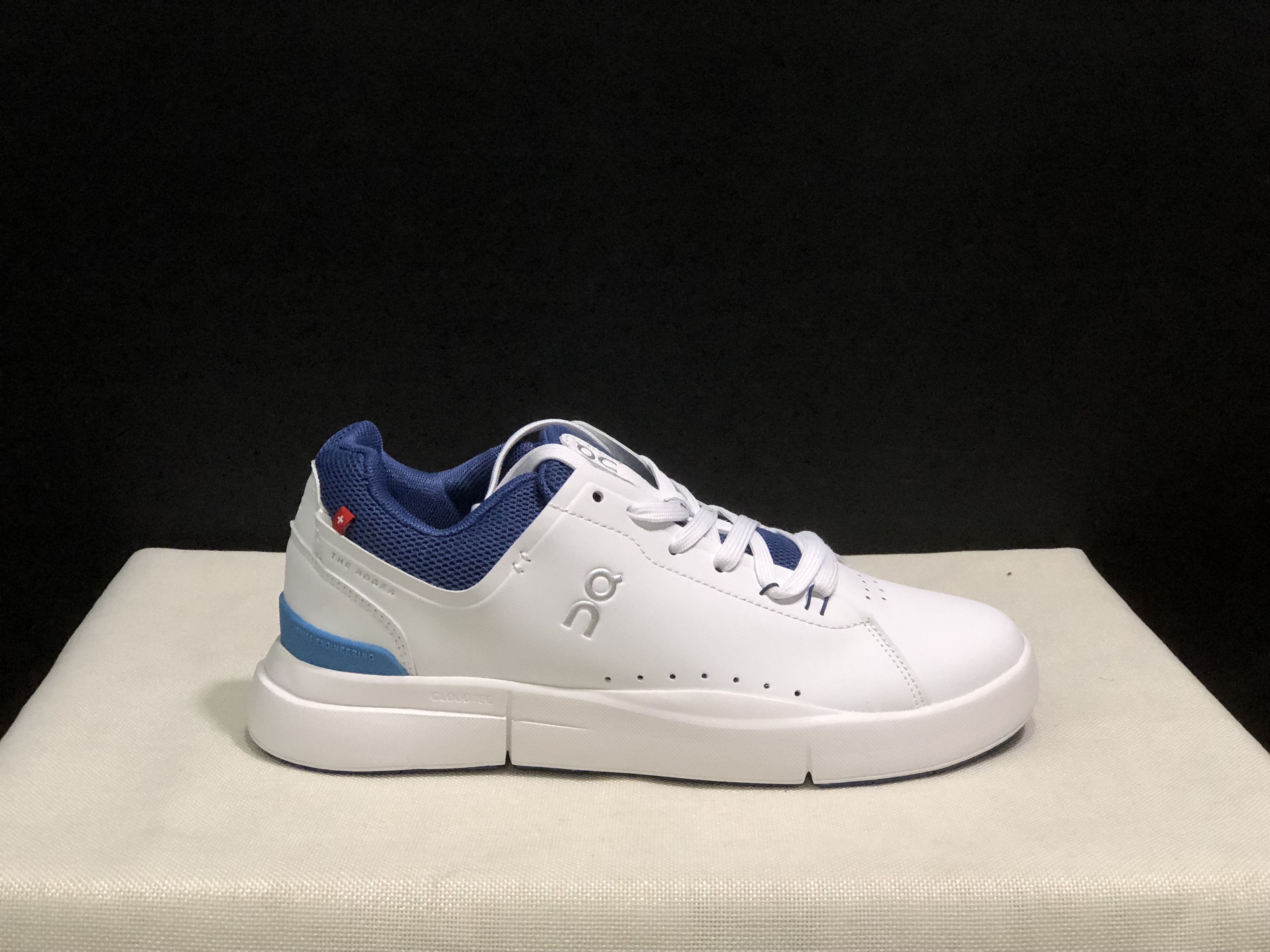 On Running The Roger Spin Board Shoes White/Royal