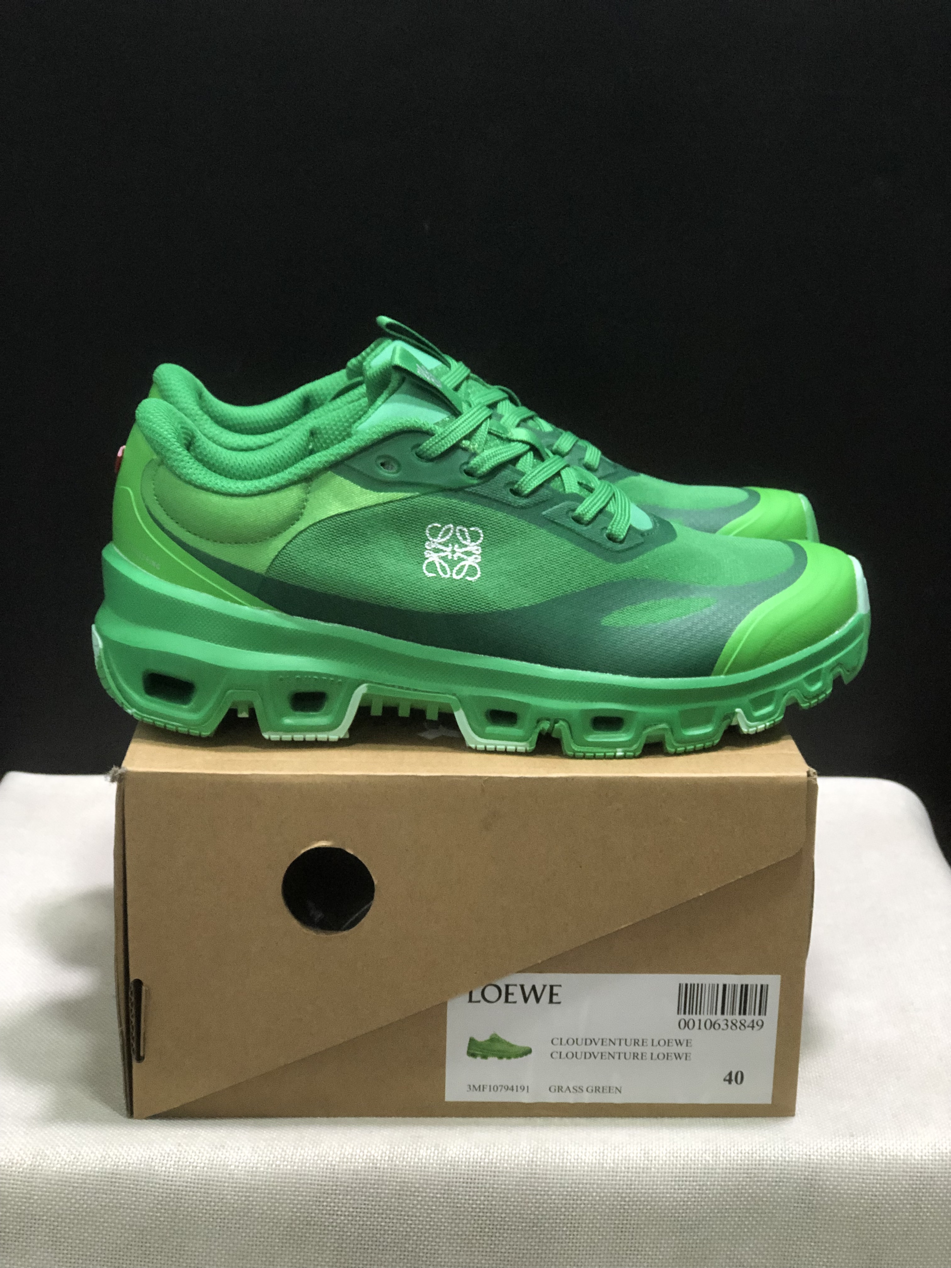 LOEWE x On Running Cloudventure 2.0 Running Shoes Co-Signed Edition Green