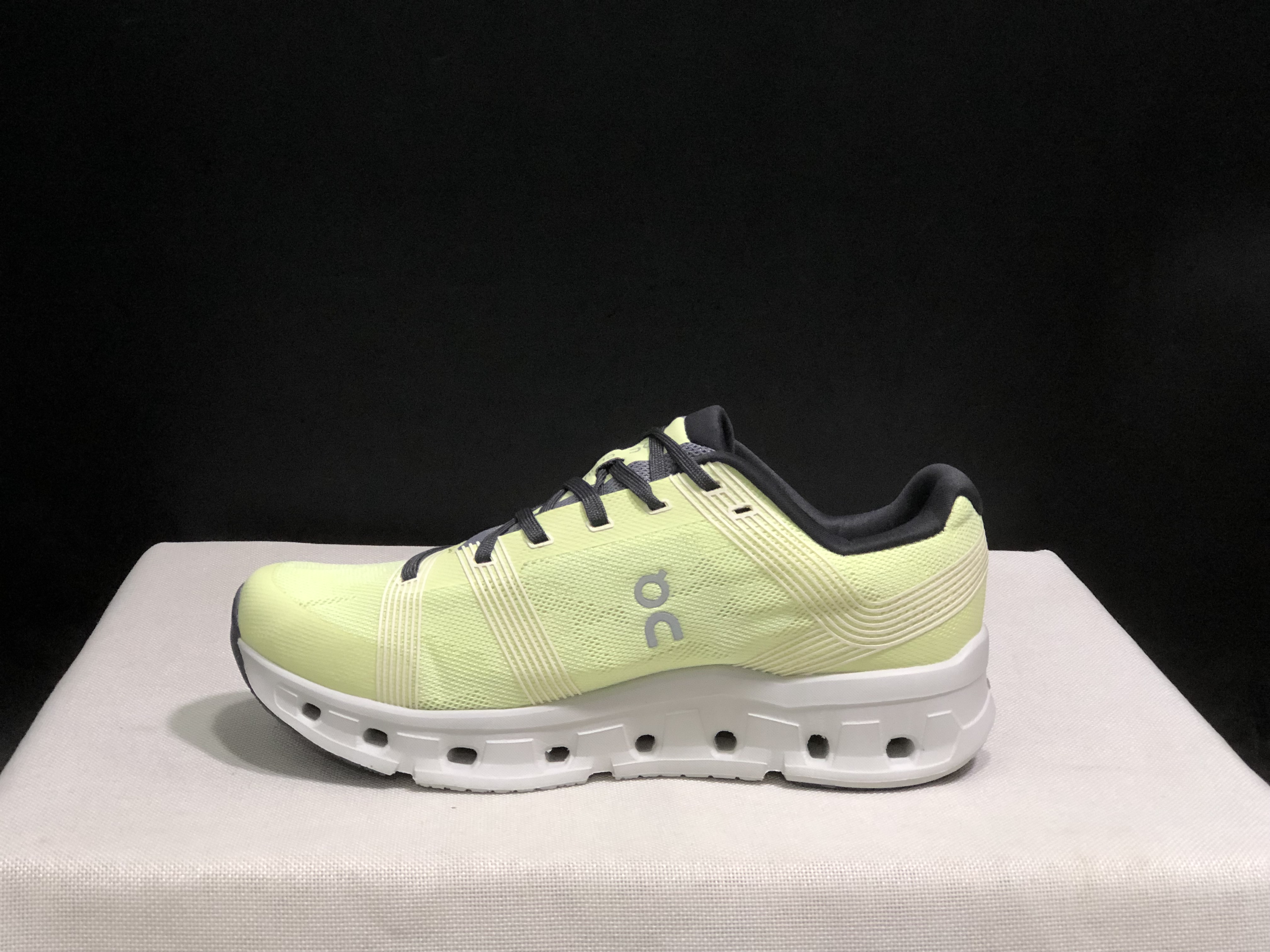 On Running Cloudgo Comfortable And Lightweight Running Shoes Yellow