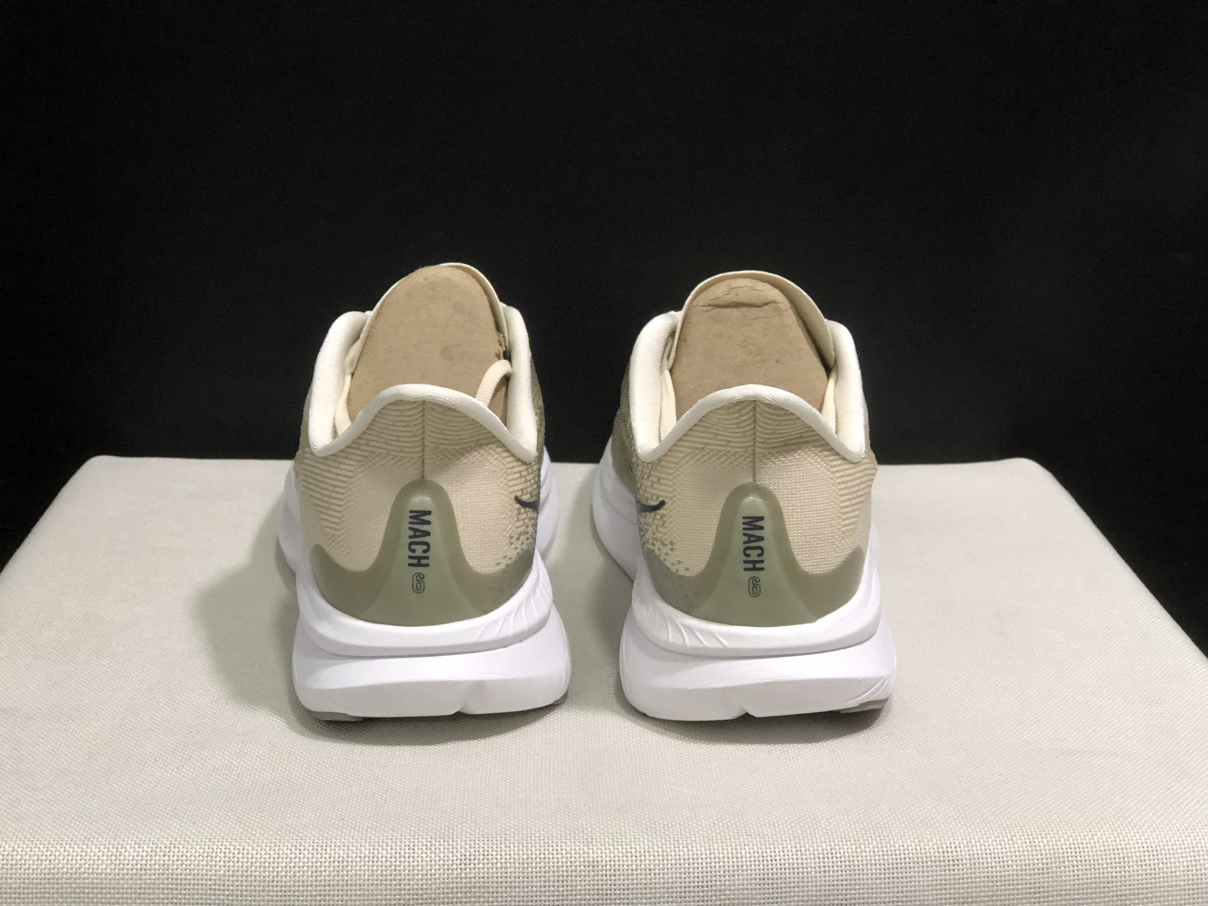 Hoka One One Mach 6 Wear-resistant Breathable Low-top Running Shoes Sneakers Beige