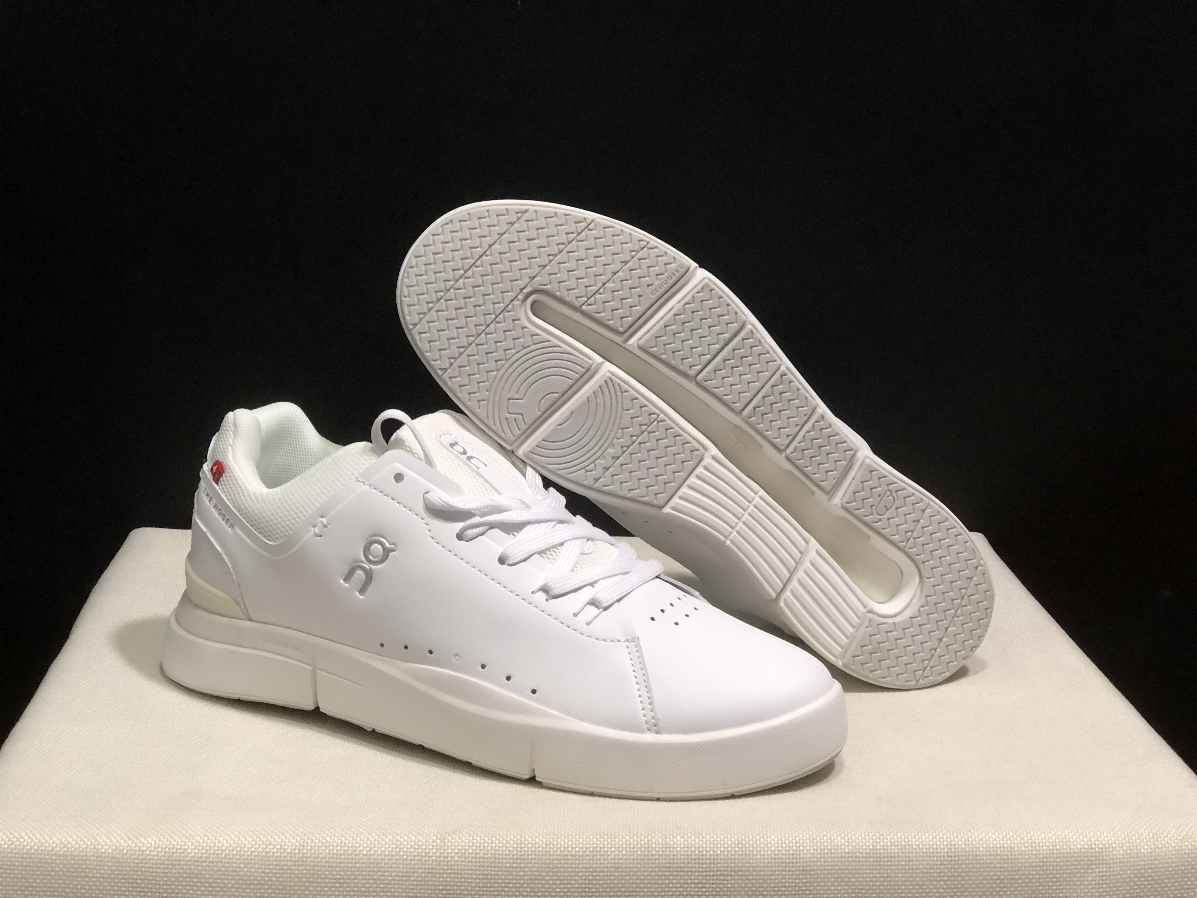 On Running The Roger Spin Board Shoes All White