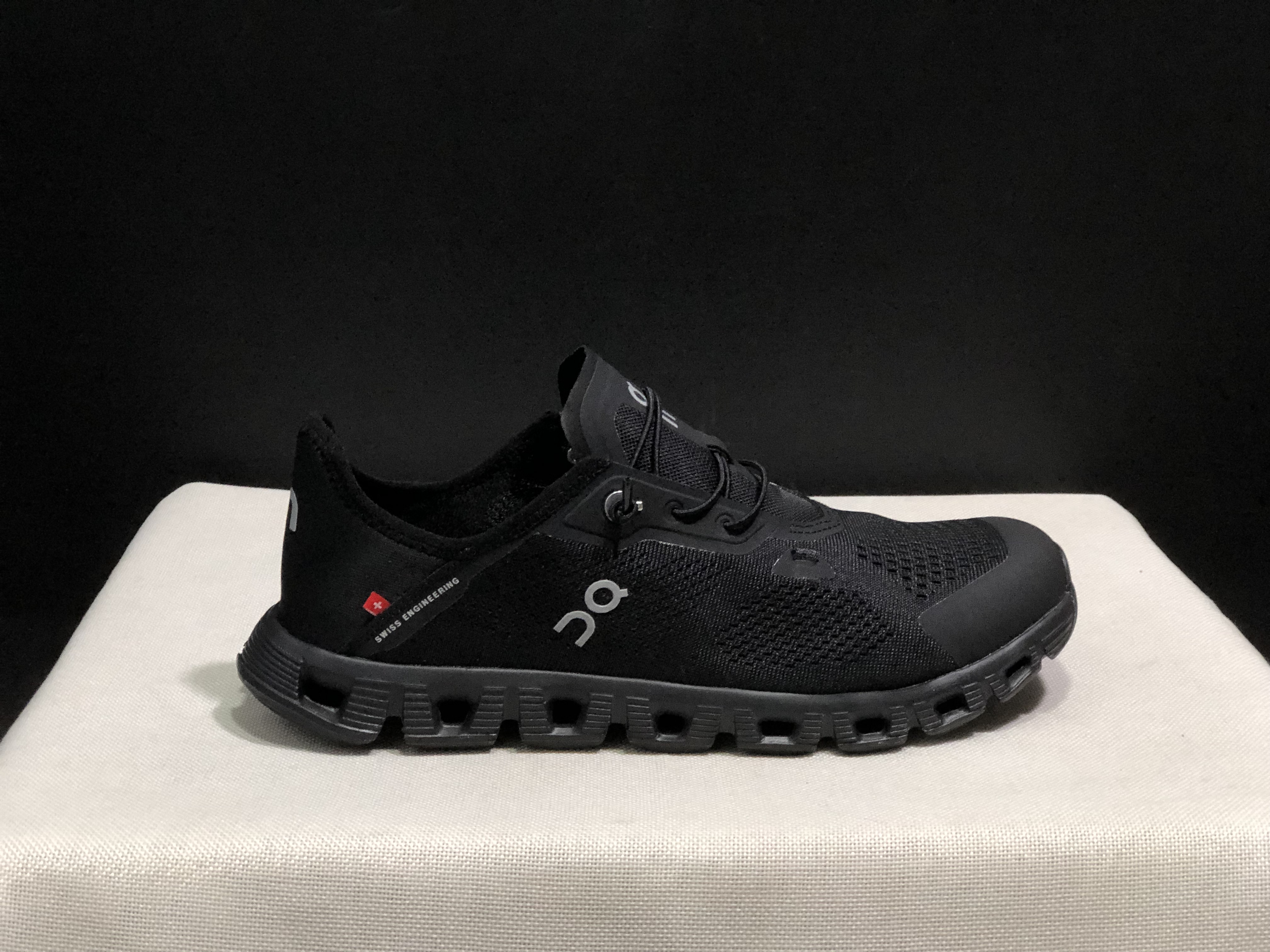 On Running Cloud 5 Coast Convenient And Breathable Running Shoes All Black