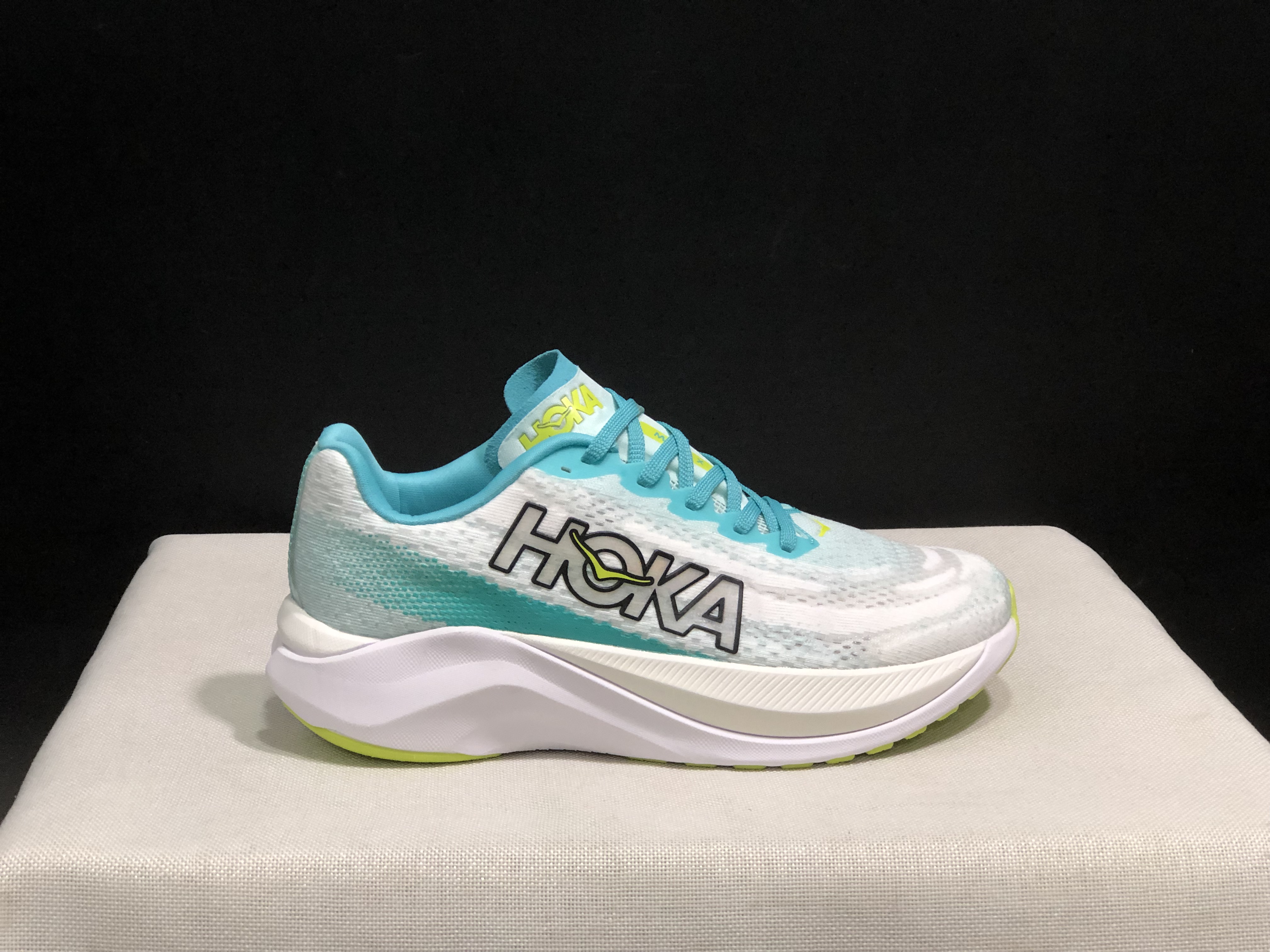 Hoka One One Mach X Low-top Running Shoes Sneakers White
