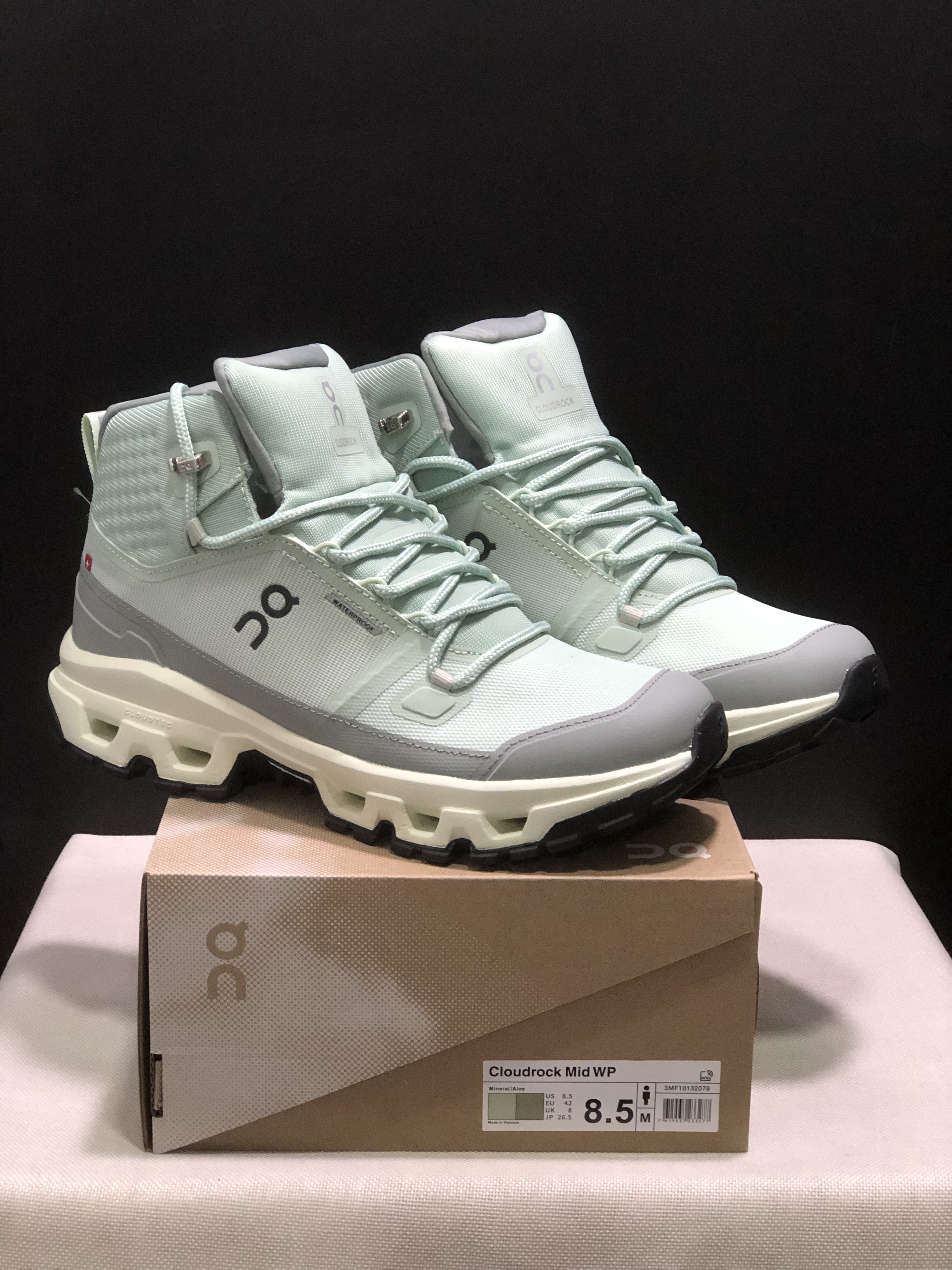 On Running Cloudrock Mid WP High-Top Hiking Shoes Mineral/Aloe