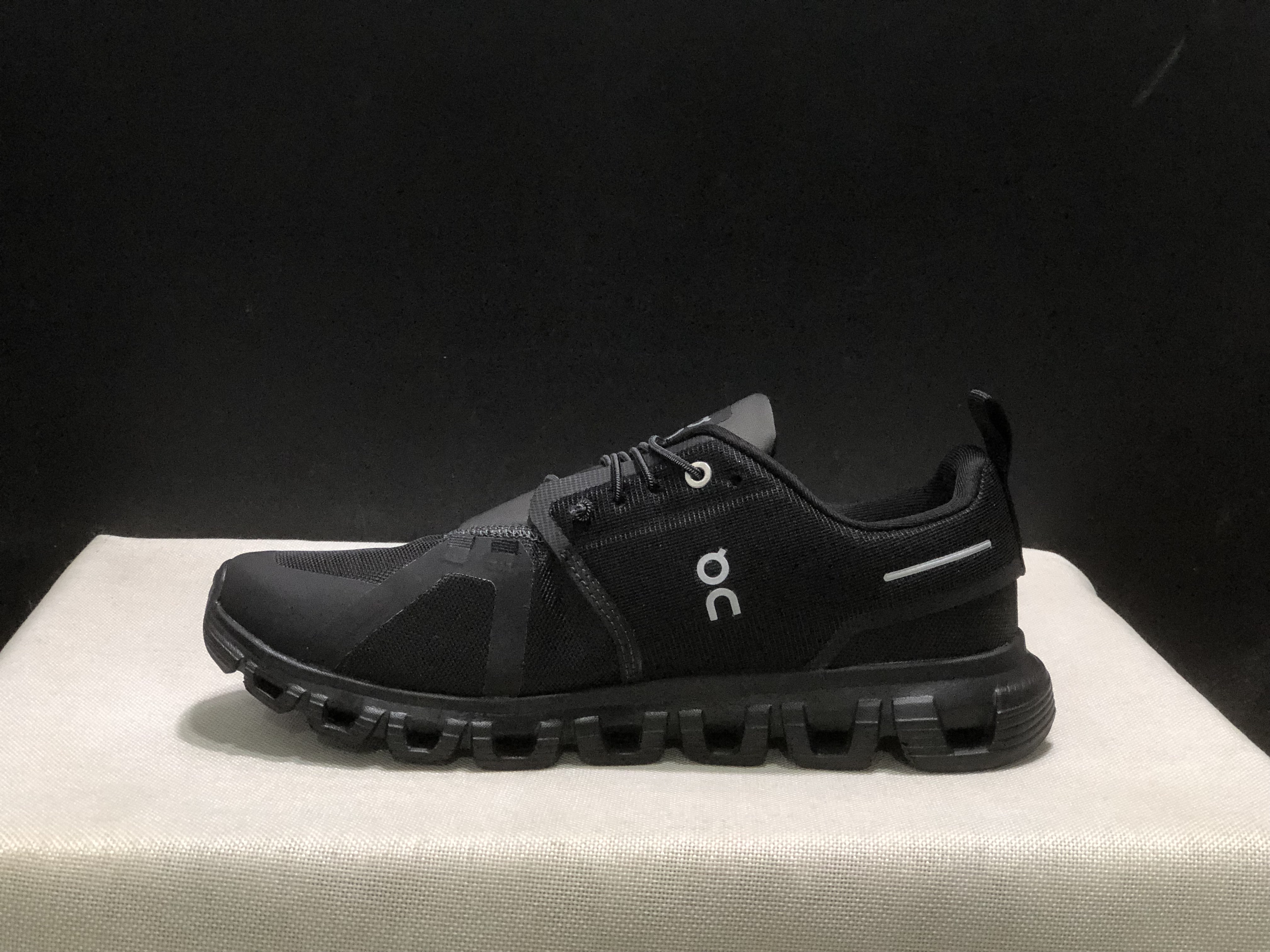 On Running Cloud 6 Casual Life Black Shoes