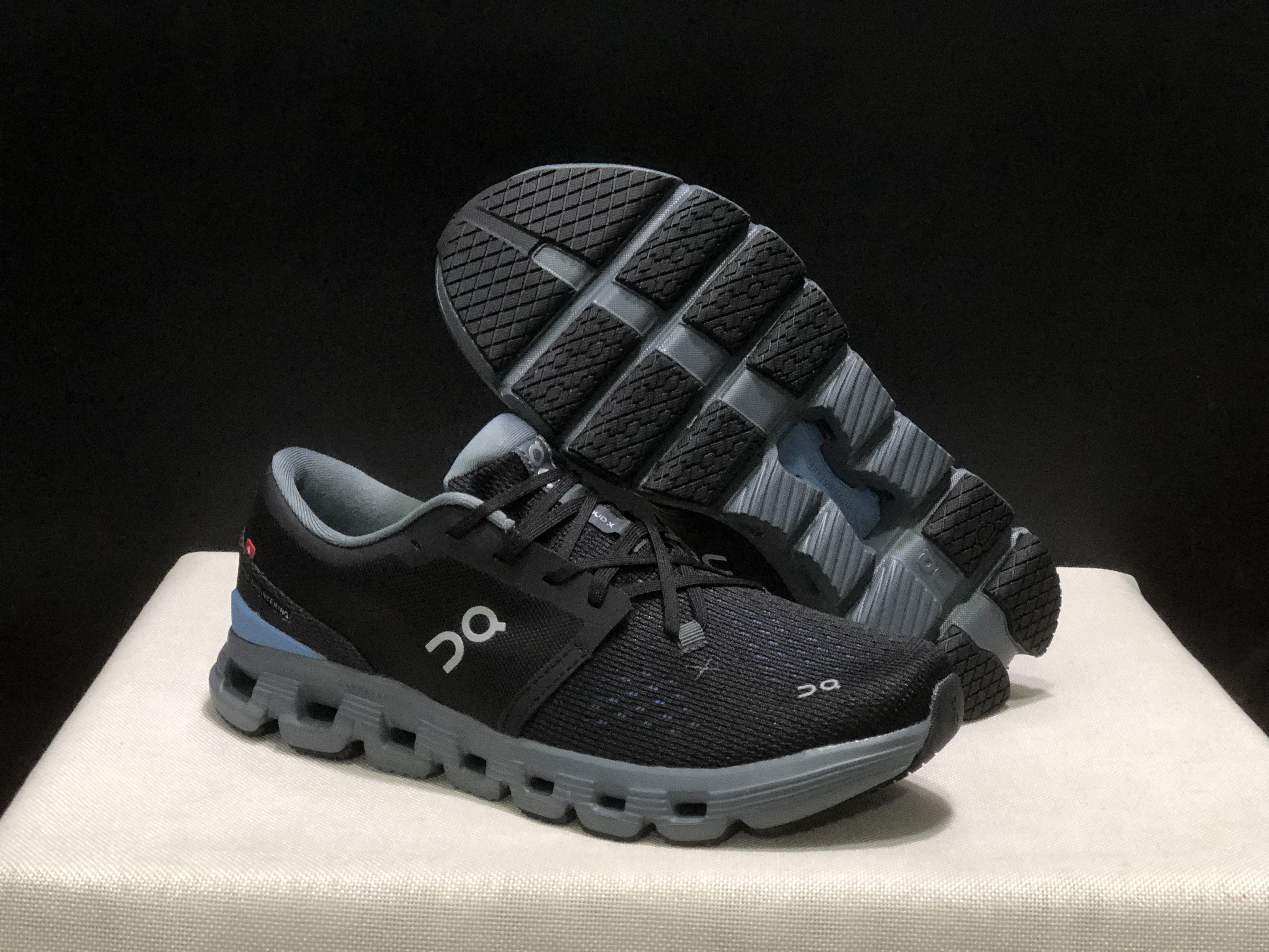 On Running Cloud X4 Comfortable Running Shoes Black/Ash
