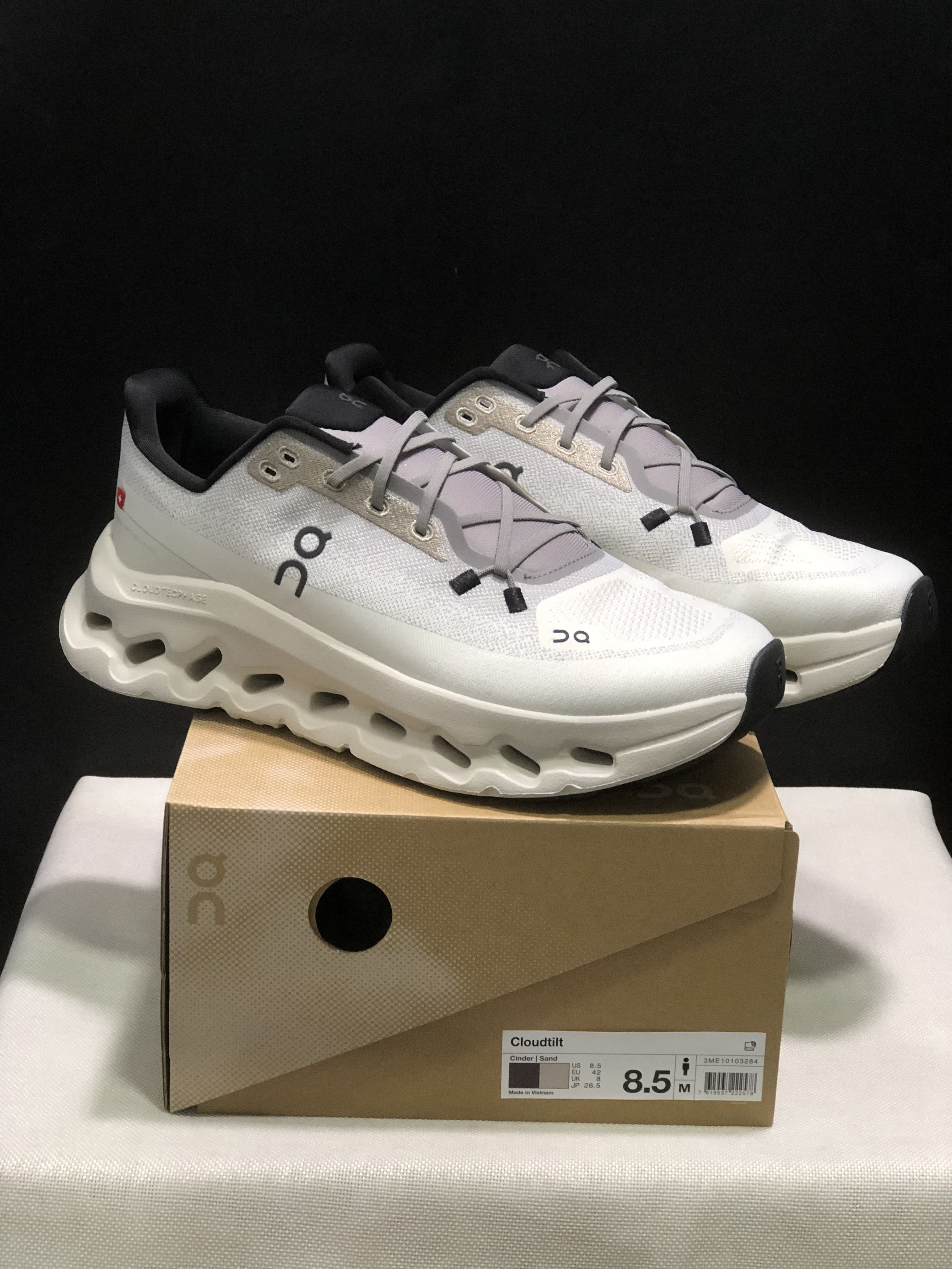 On Running Cloudtilt Durable Casual Life Shoes Ivory/Light Grey