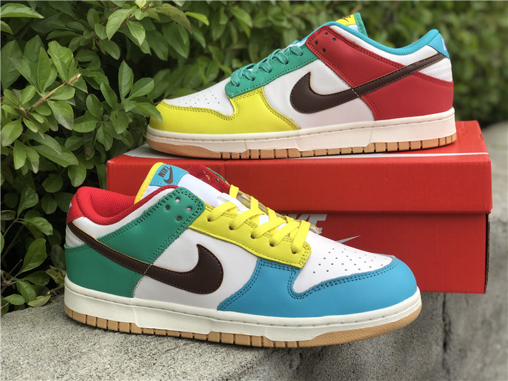 Nike Air Dunk Low SE Free 99 White Green Red Multicolour Sneakers