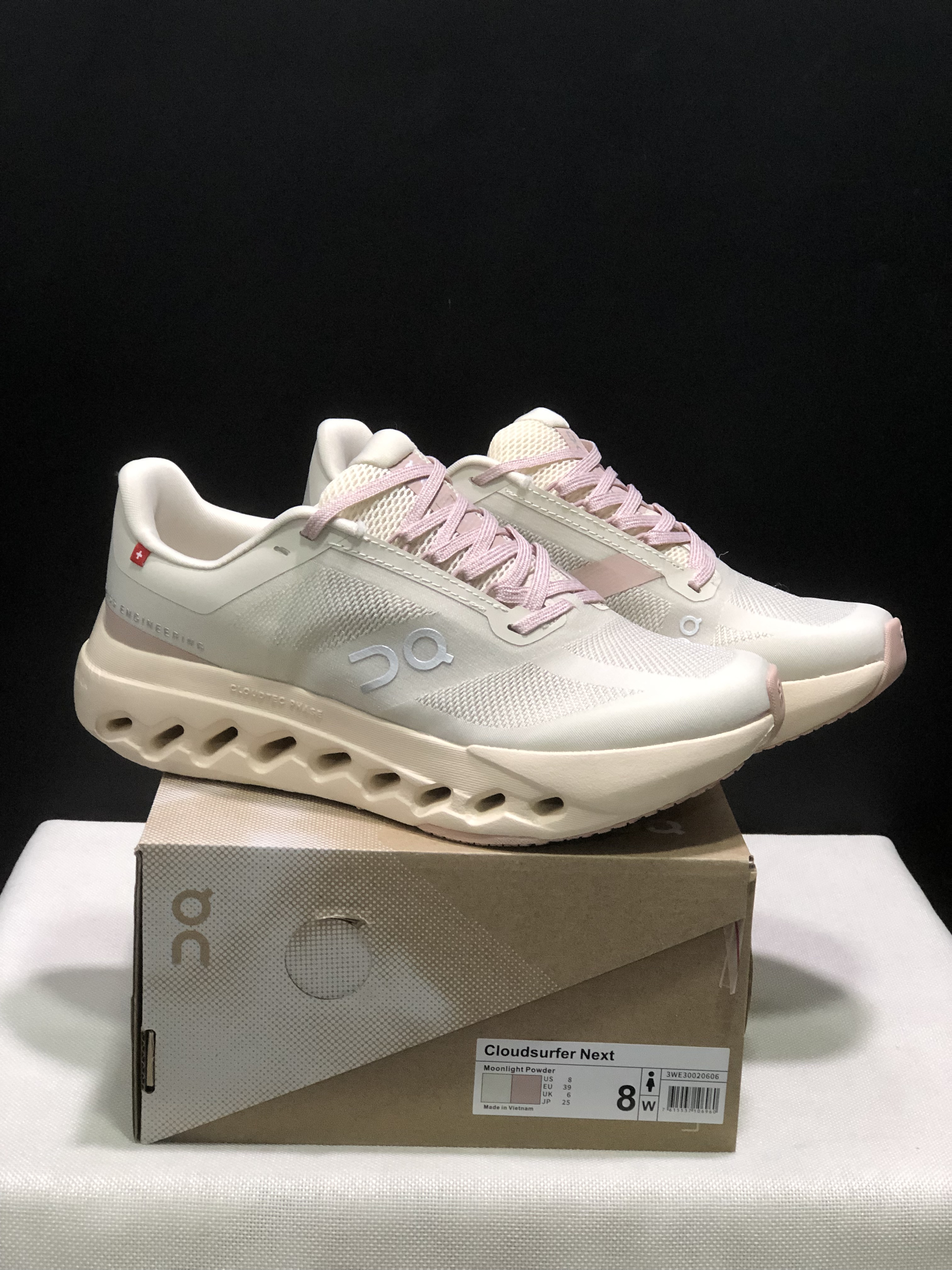 On Running Cloudsurfer Next Casual Running Shoes Moonlight/Powder