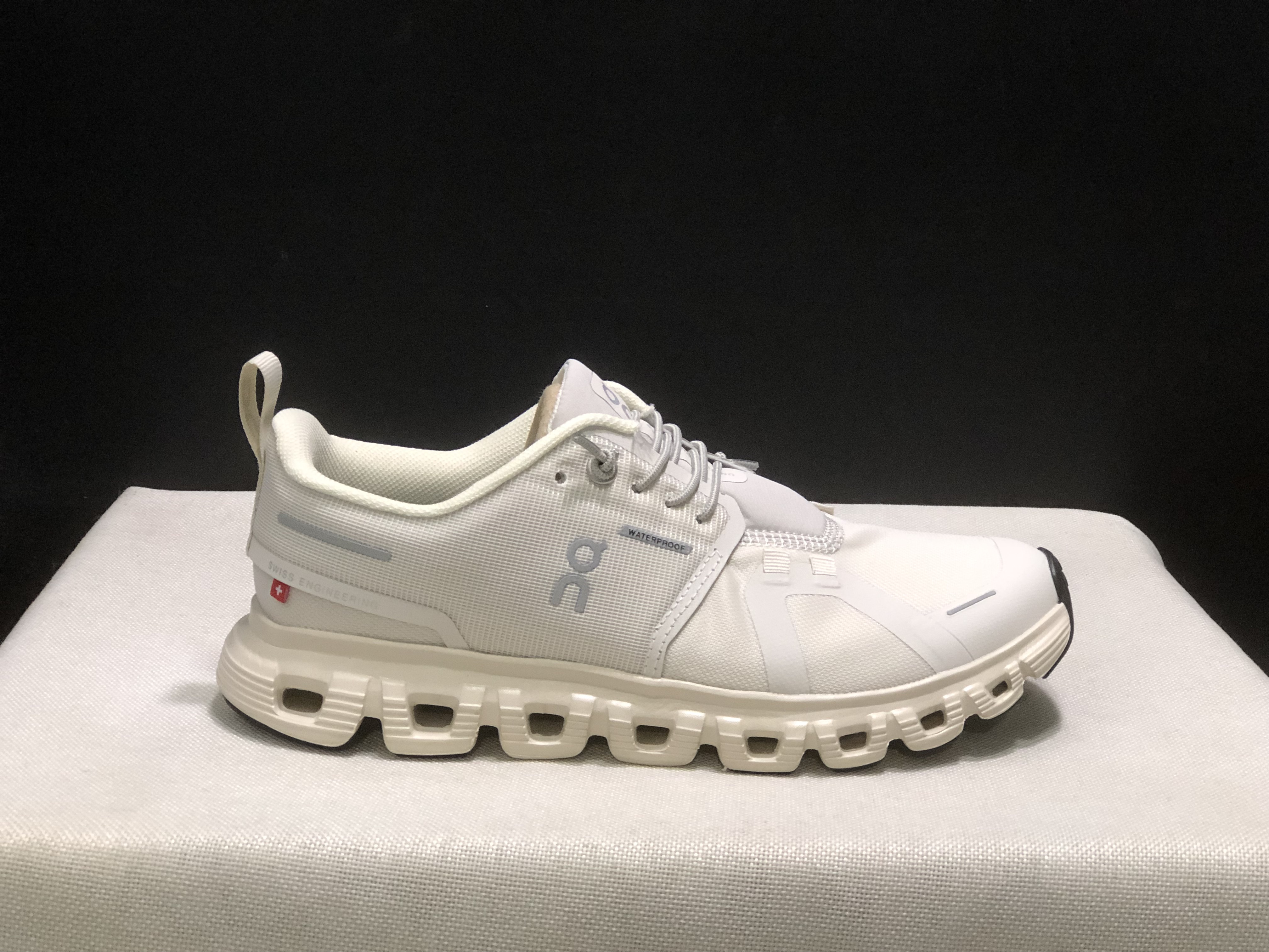 On Running Cloud 6 Casual Life Shoes Beige White