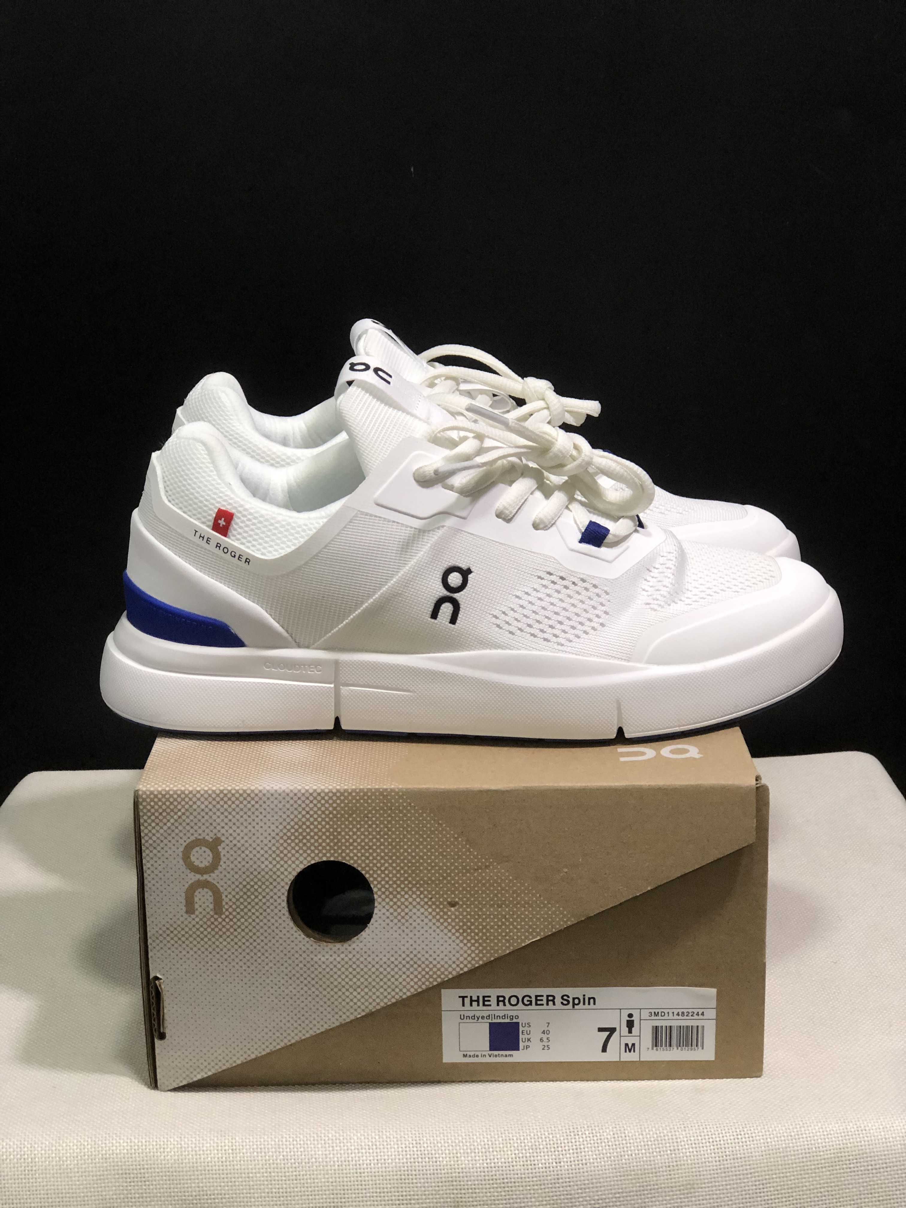 On Running The Roger Spin Breathable Mesh Sneakers White/Indigo