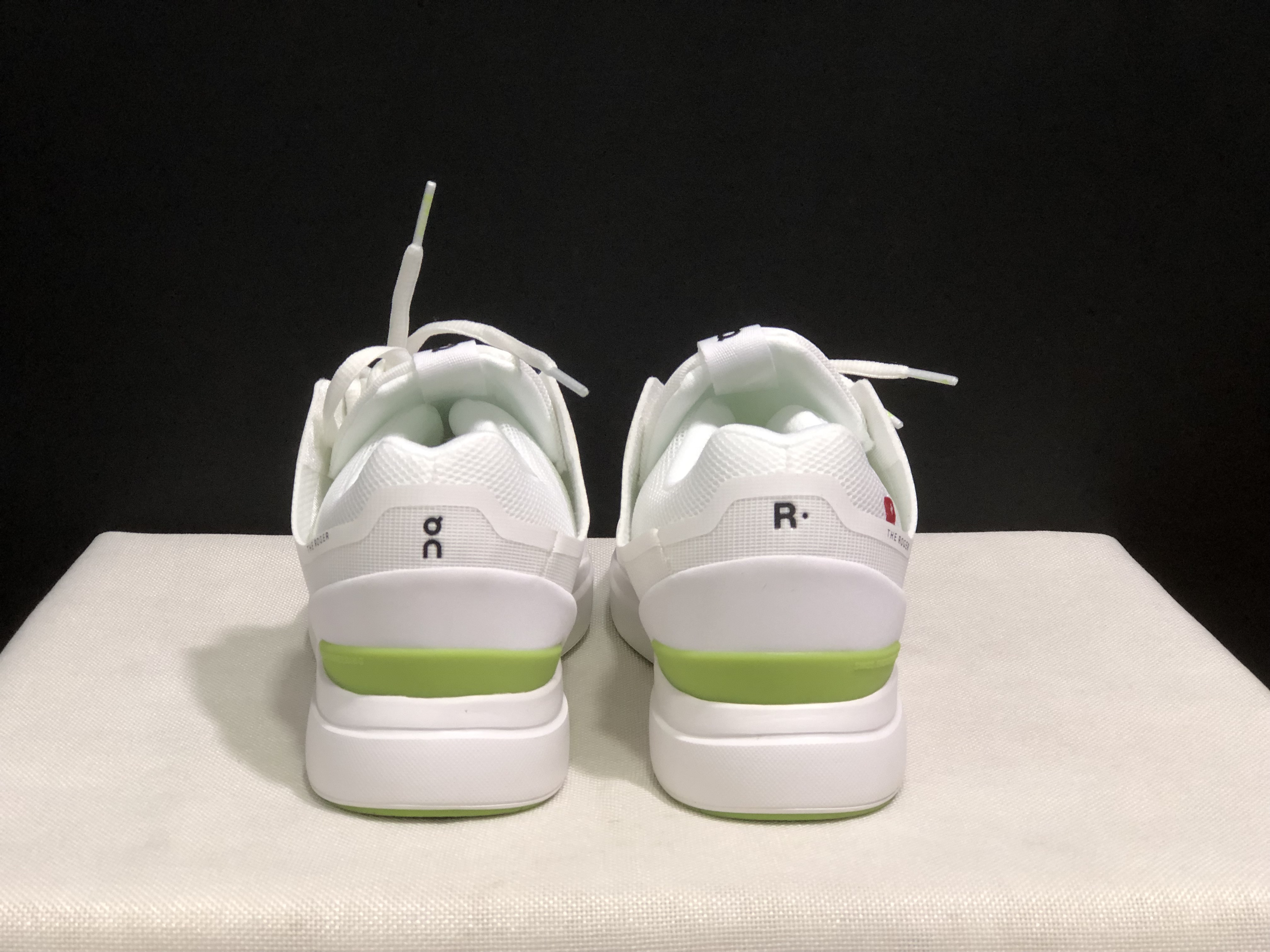 On Running The Roger Spin Breathable Mesh Sneakers White/Lemon Green