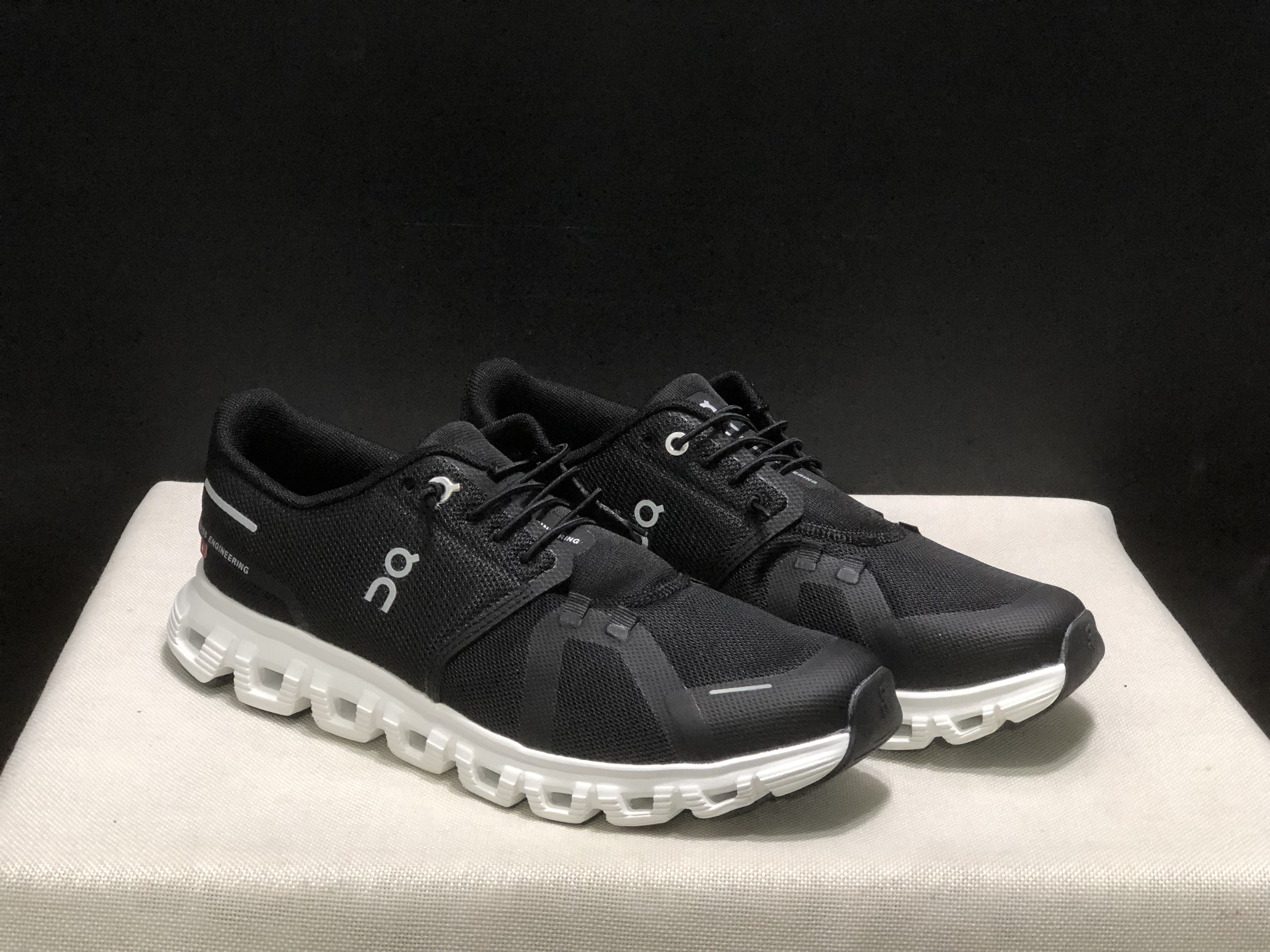 On Running Cloud 6 Black Casual Life Shoes