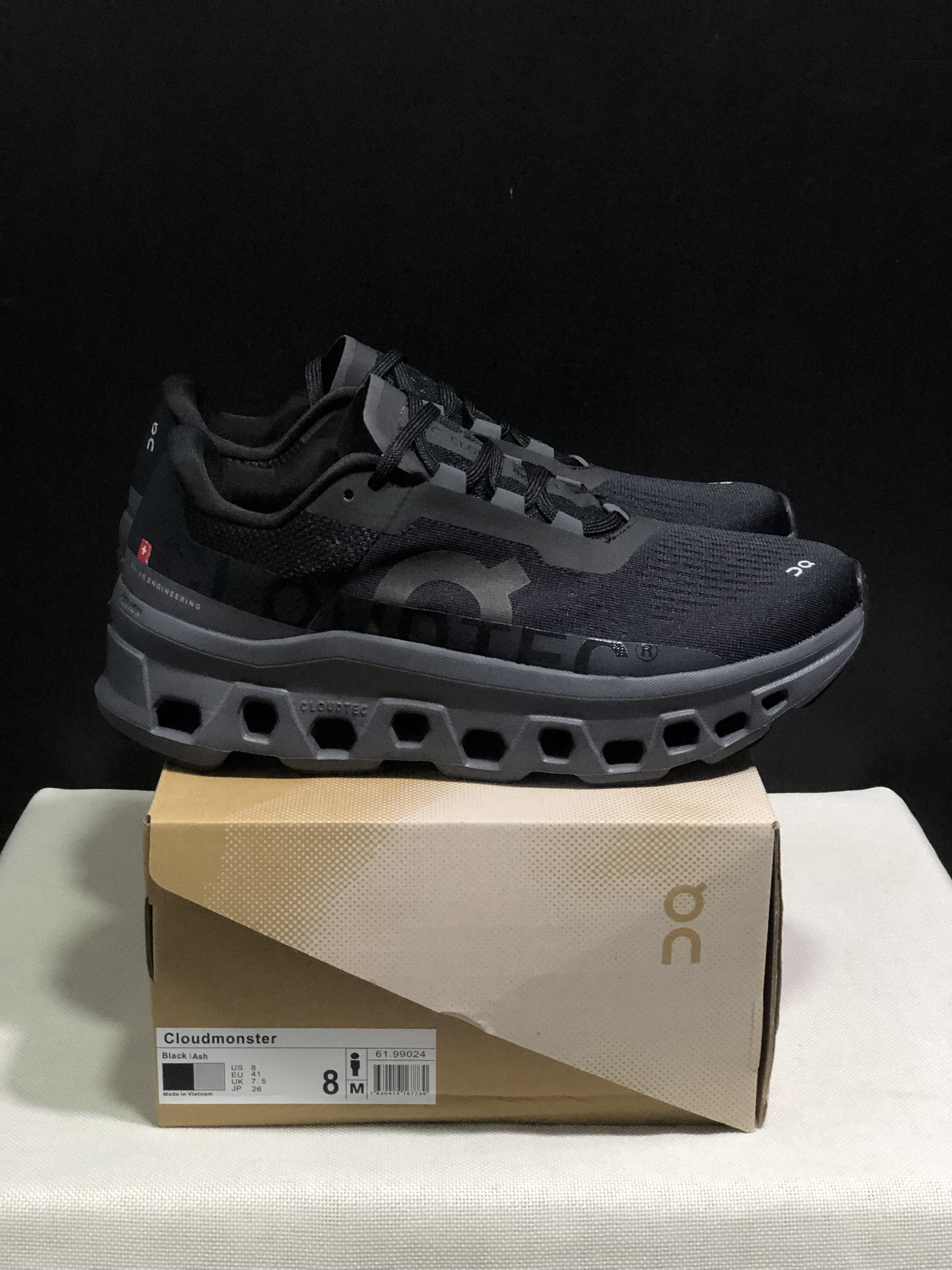 On Running Cloudmonster CNY Shock-Absorbing And Anti-Slip Sports Shoes Black