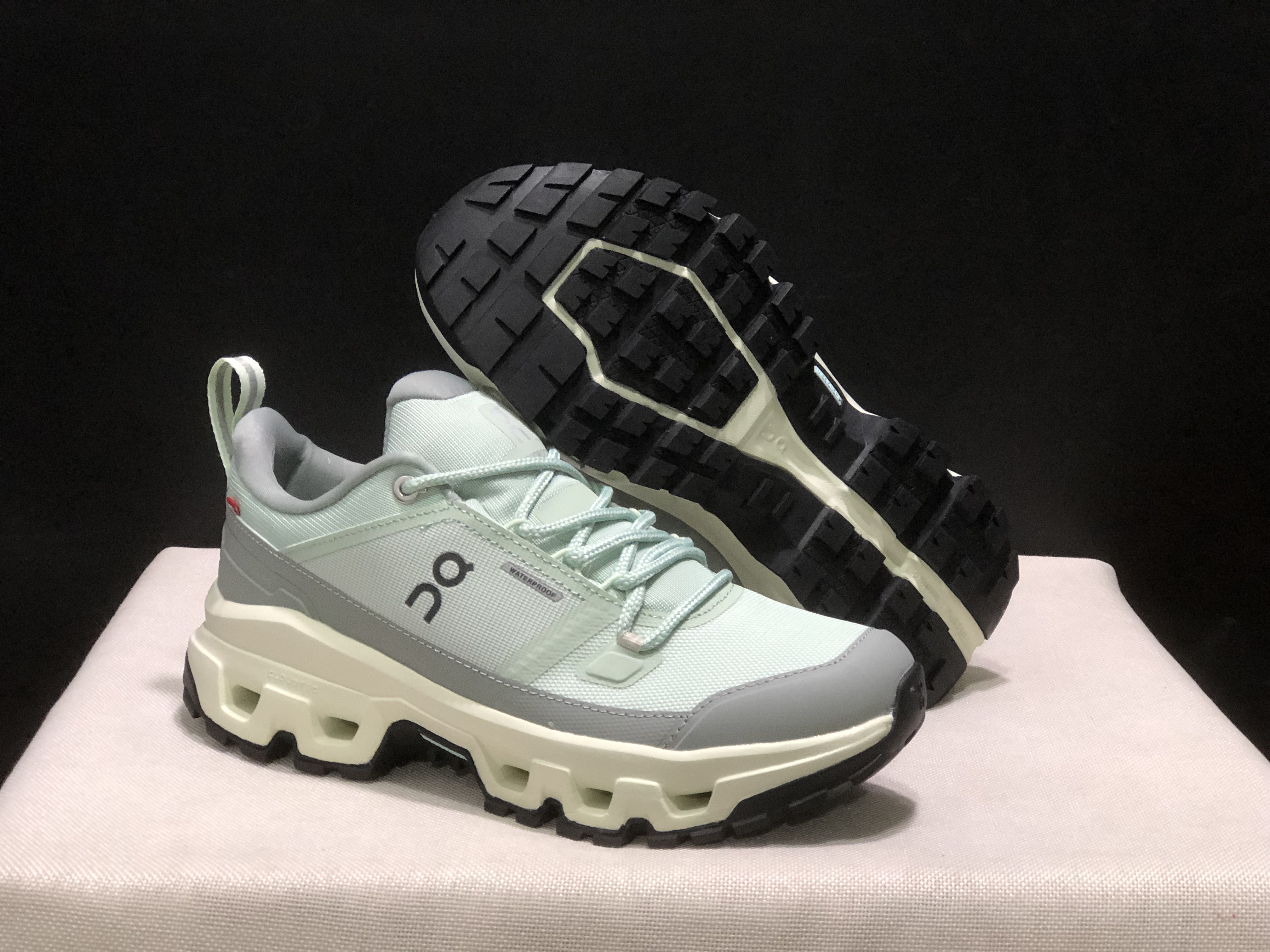 On Running Cloudrock Low WP Hiking Outdoor Shoes Mint/Green