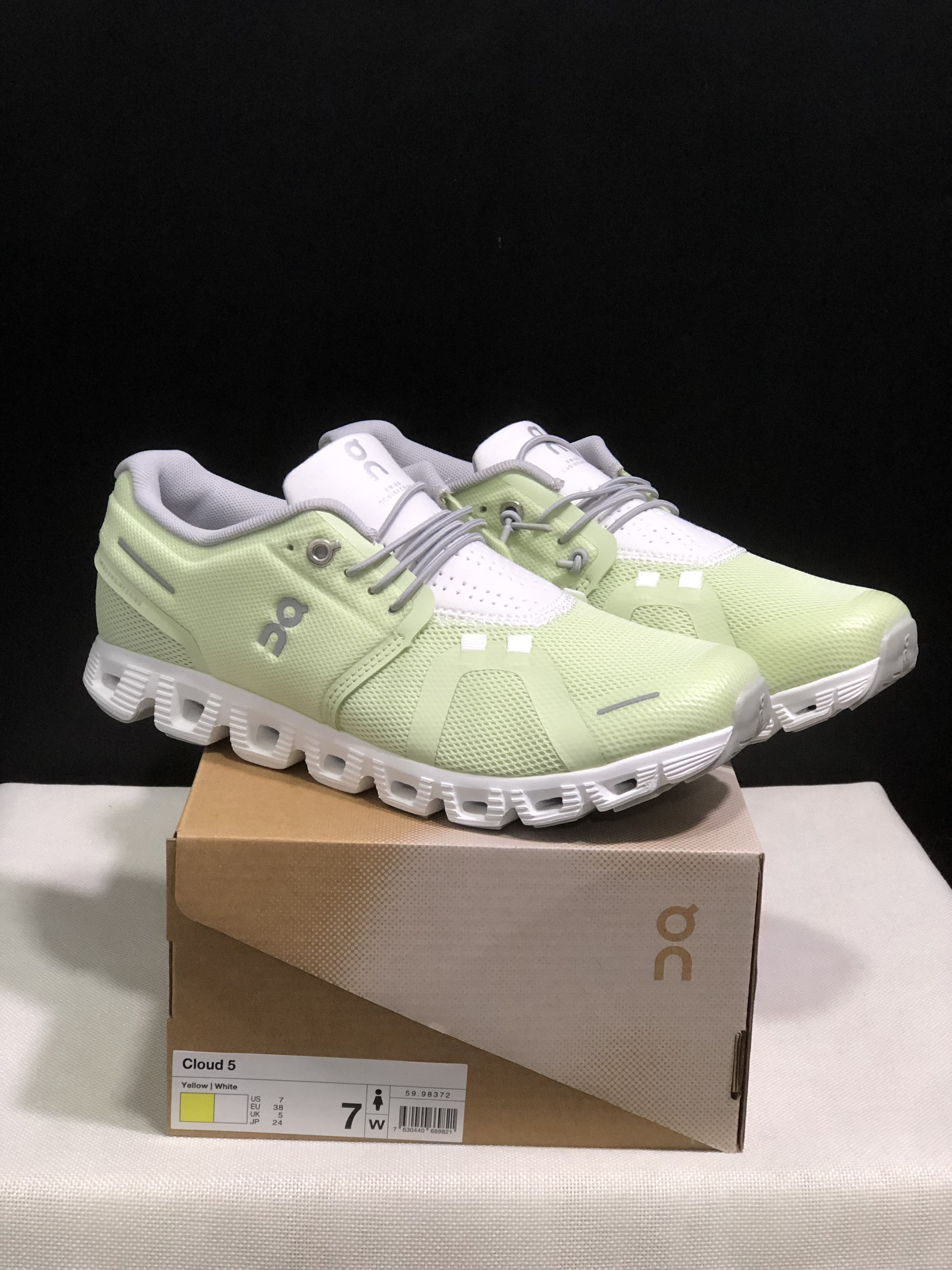 On Running Cloud 5 Lightweight Running Shoes Light Green