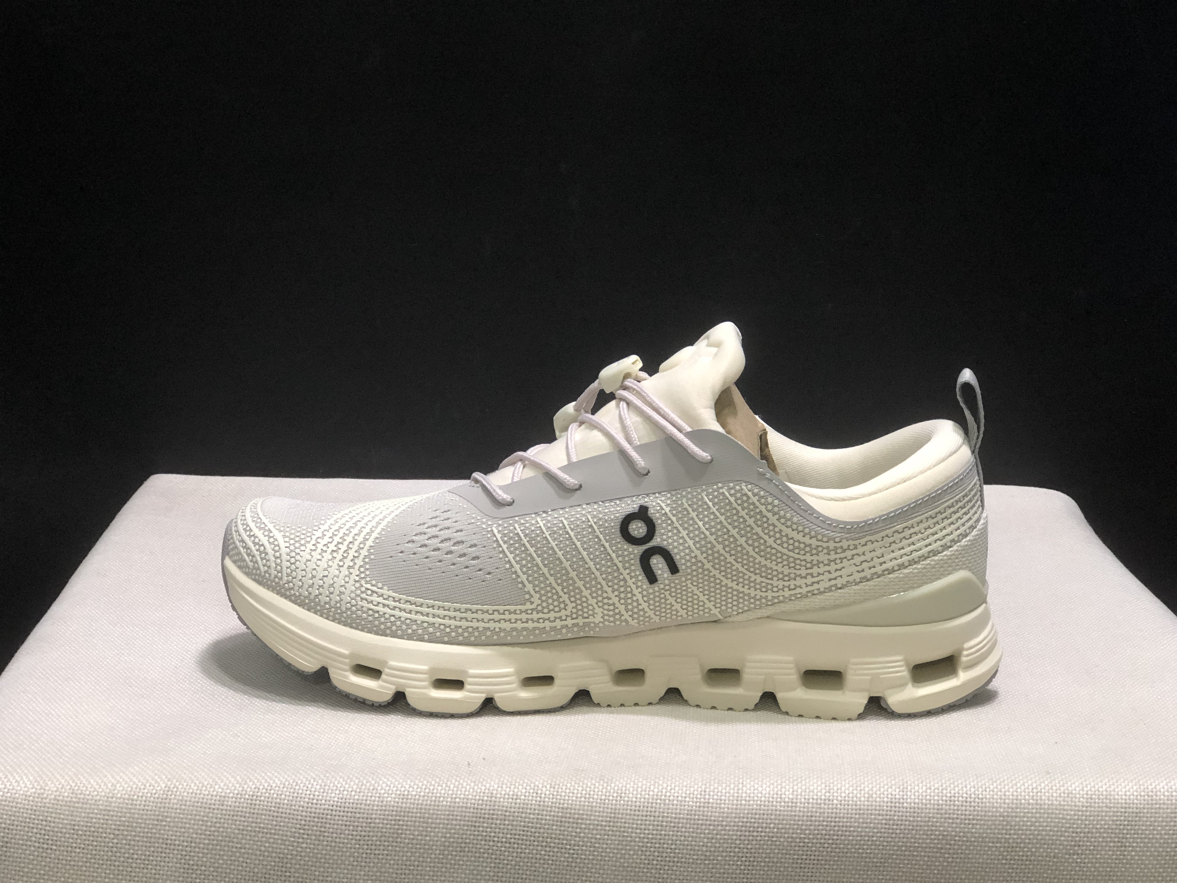 On Running Cloud X Z5 Comfort Training Shoes Ioe/Cream