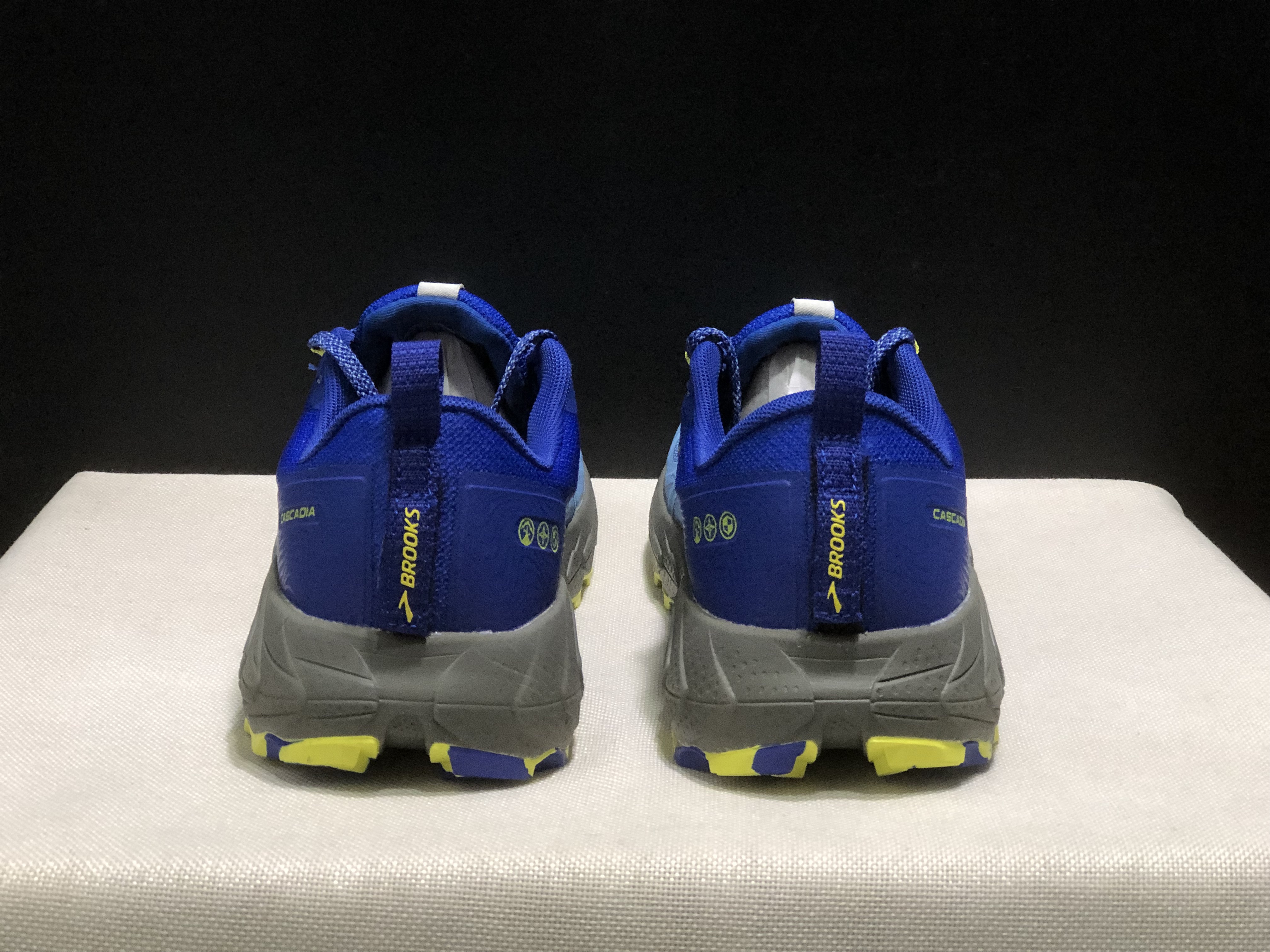 Brooks Cascadia 17 Trail Running Shoes Blue/Surf The Web/Sulphur