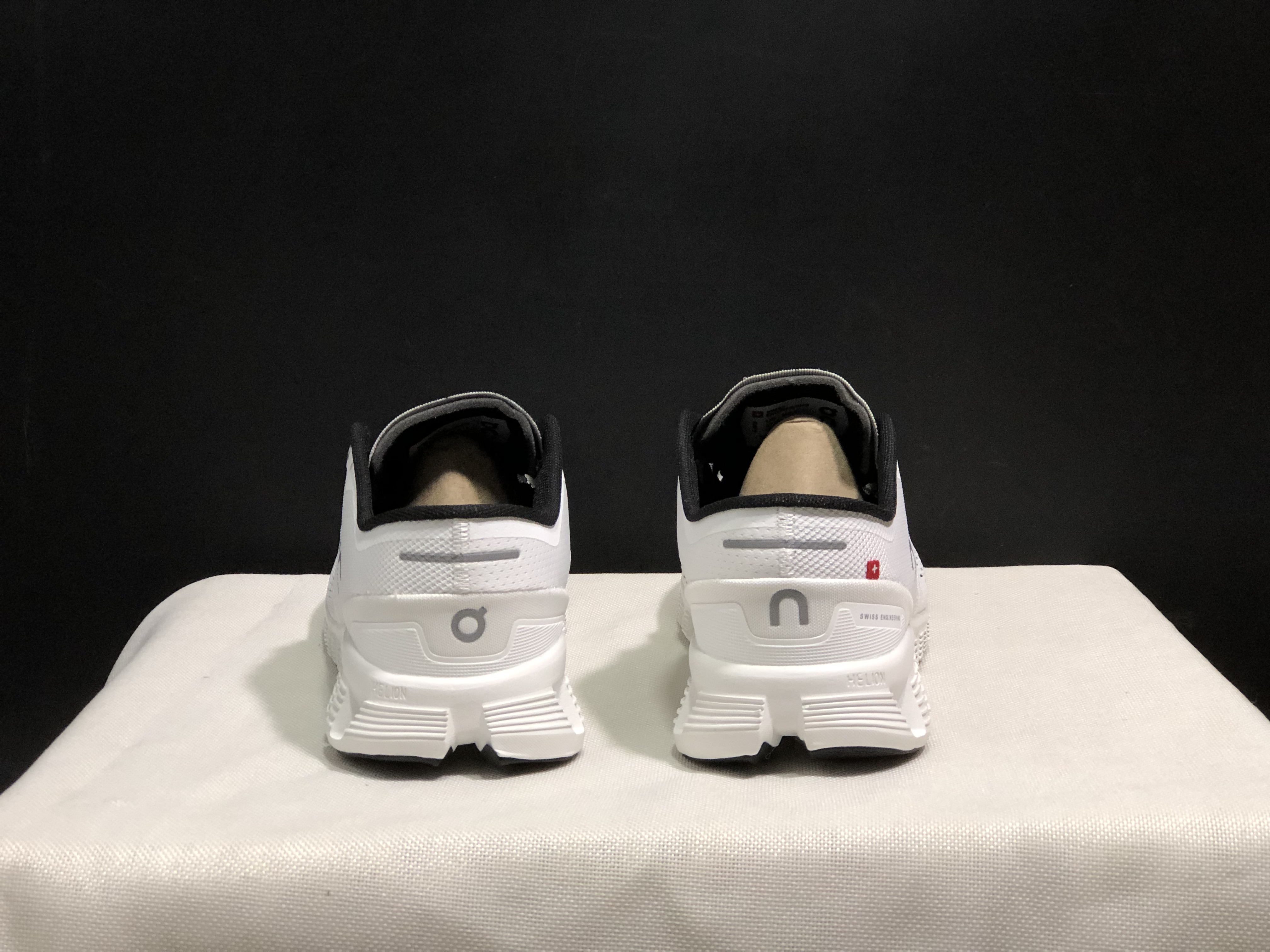 On Running Cloud X Lightweight Running Shoes White/Asphalt