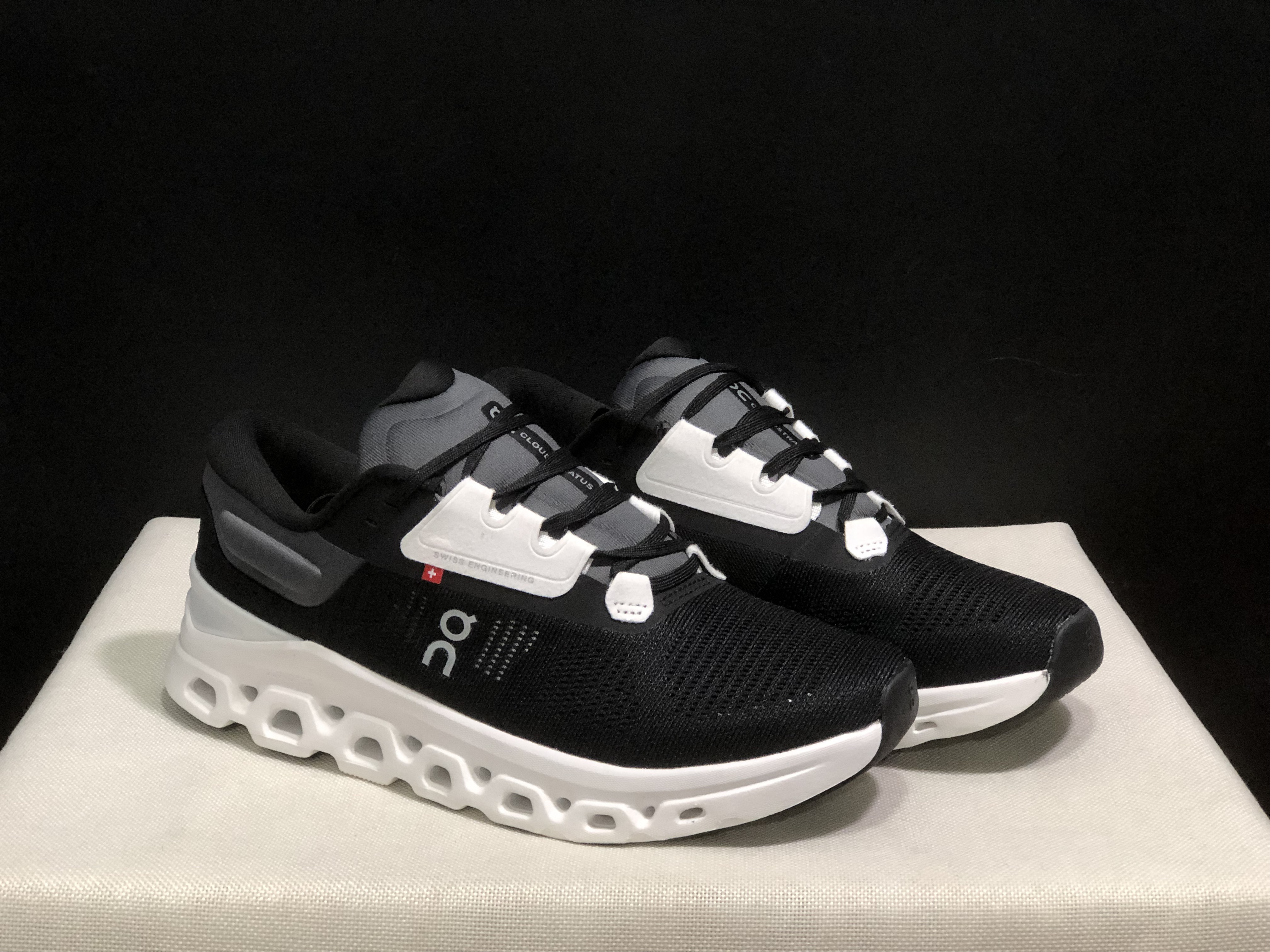 On Running Cloudstratus 3 Anti-Slip Running Shoes Black/White