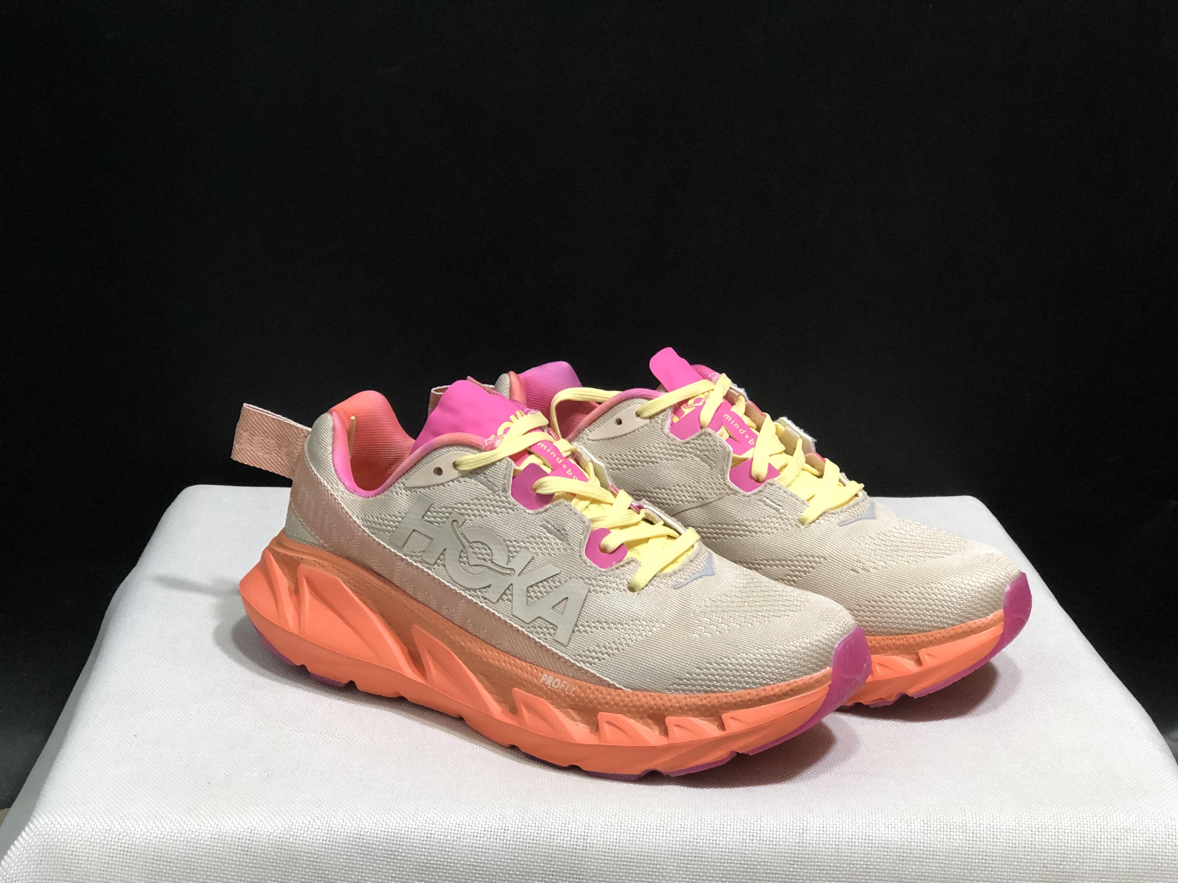 Hoka One One Elevon 2 Anti-slip Wear-resistant Running Shoes Sneakers Beige