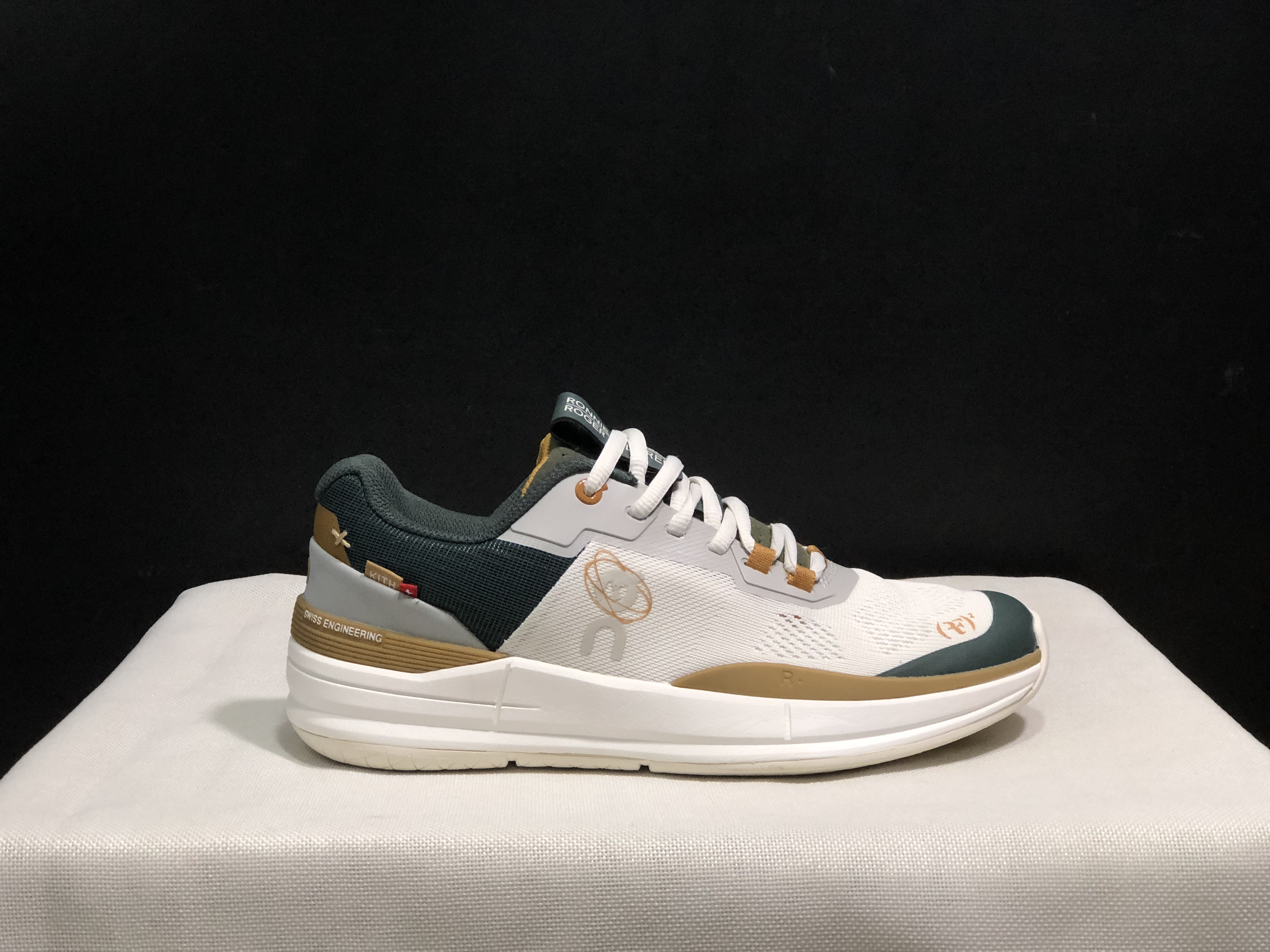 On Running The Roger Rro Durable And Breathable Tennis Shoes Beige/Ink Green