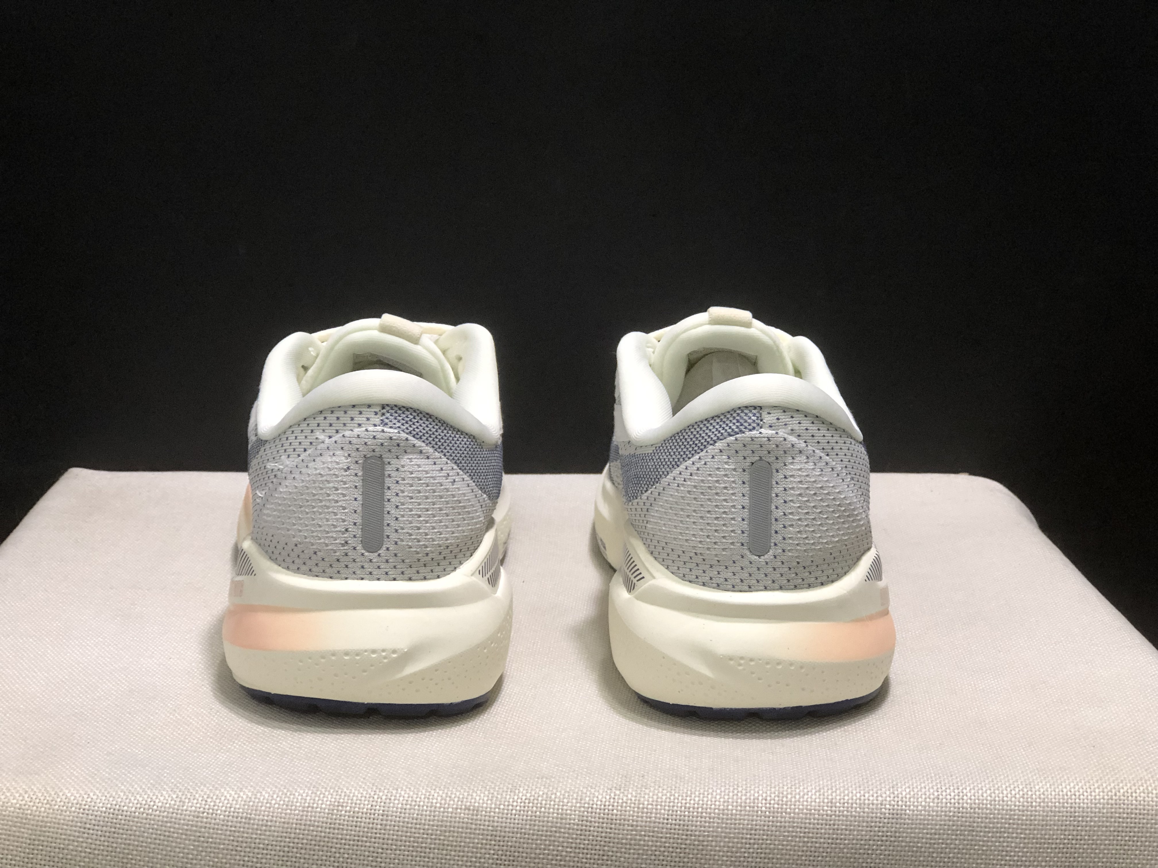 Brooks Adrenaline GTS 24 Casual Running Shoes Green/Blue Ribbon/Peach