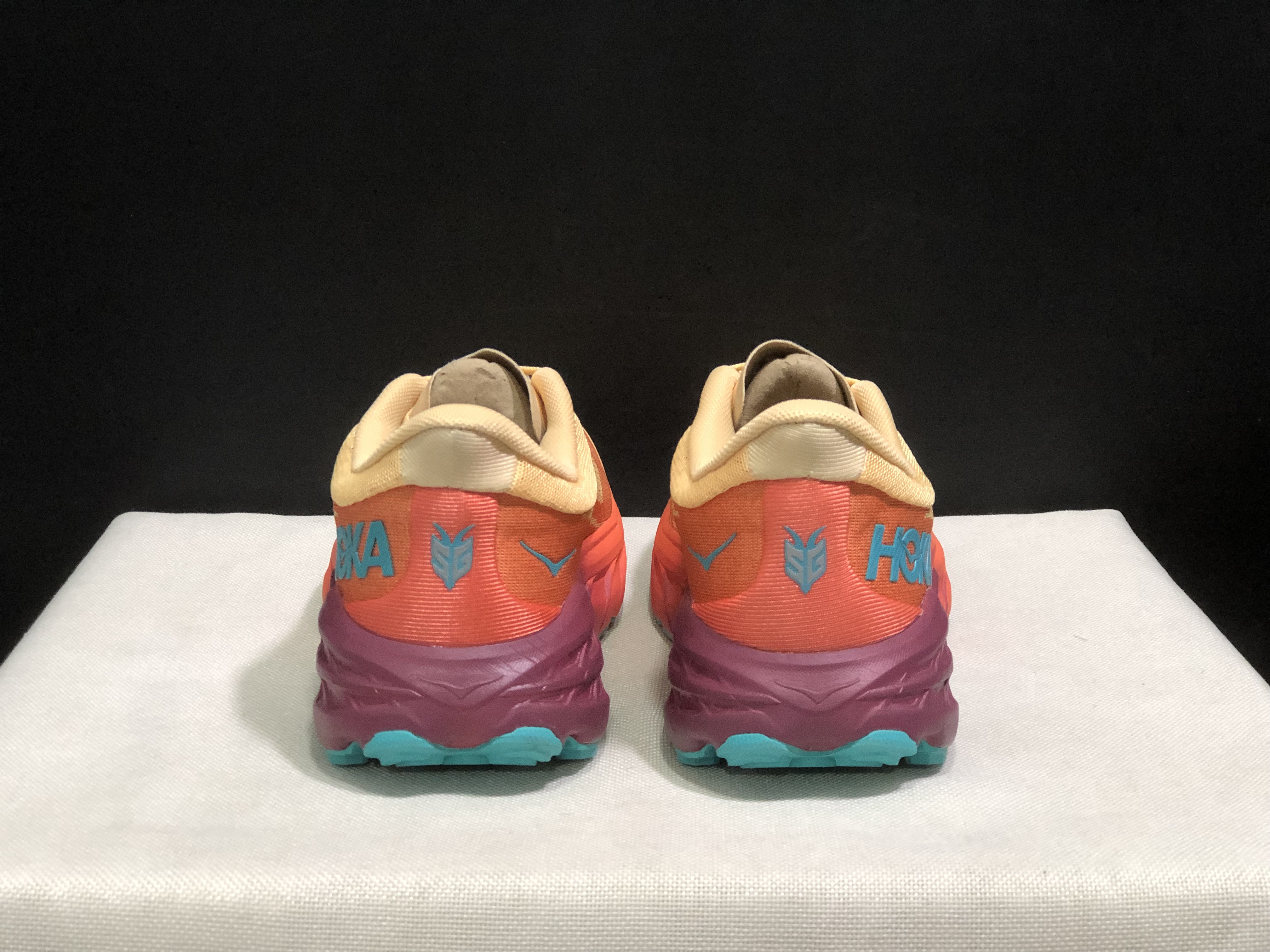 Hoka One One Speedgoat 5 Trail Running Shoes Sneakers Cream