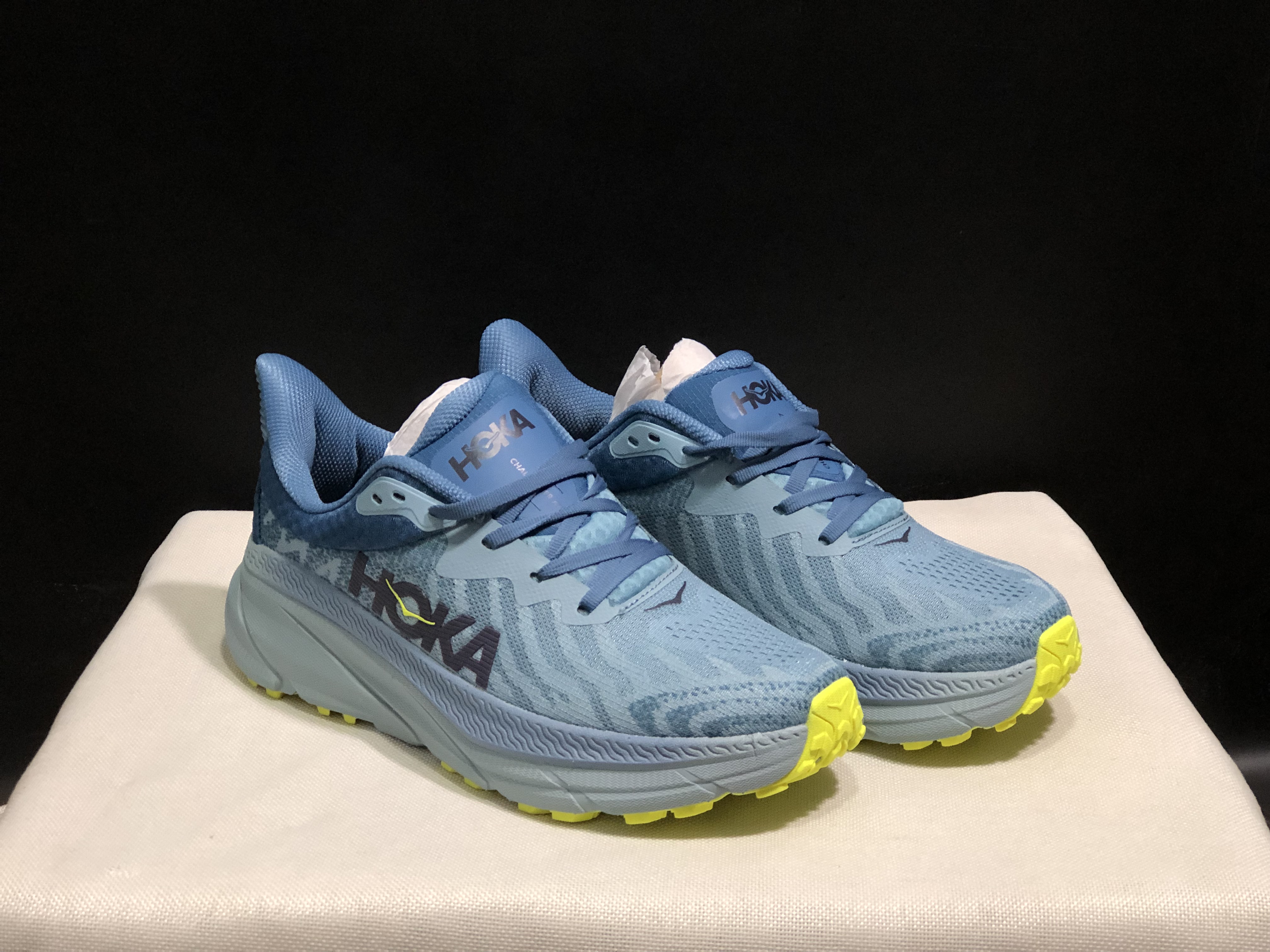 Hoka One One Challenger 7 Shock-absorbing Breathable Running Shoes Sneakers Light Blue