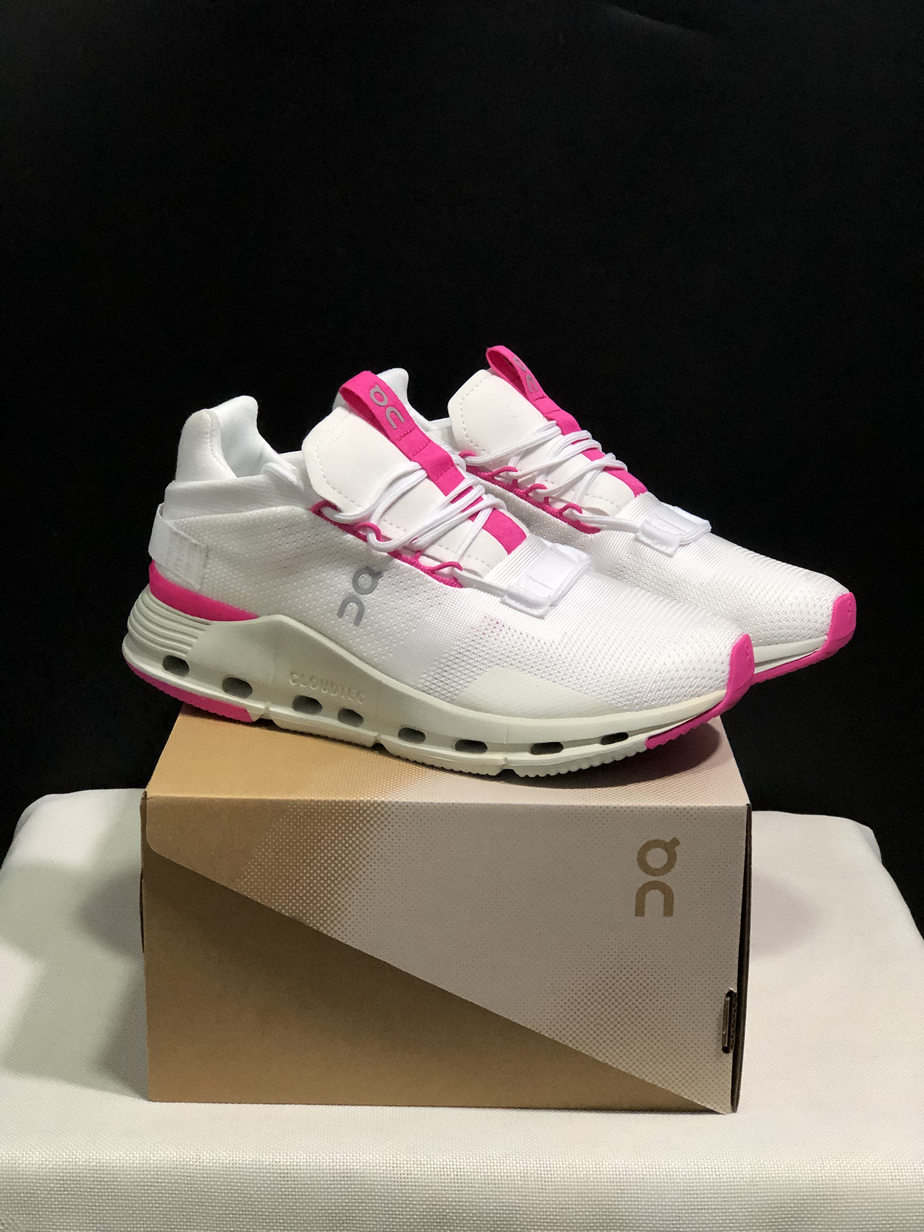 On Running Cloudnova Lightweight Sports Casual Shoes White/Rose Red