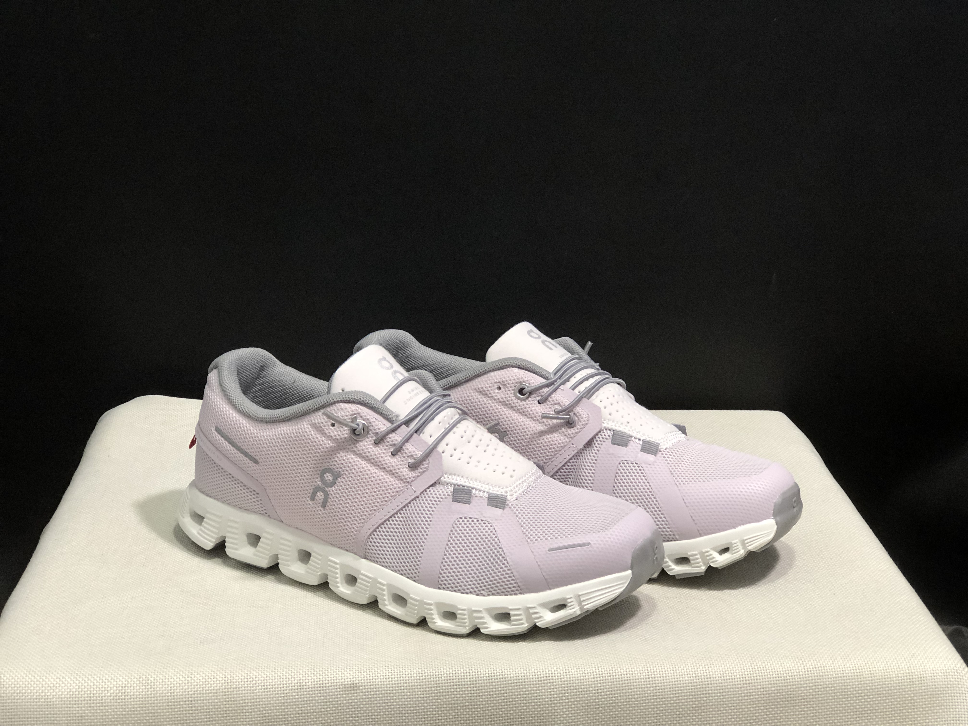 On Running Cloud 5 Lightweight Running Shoes Light Purple