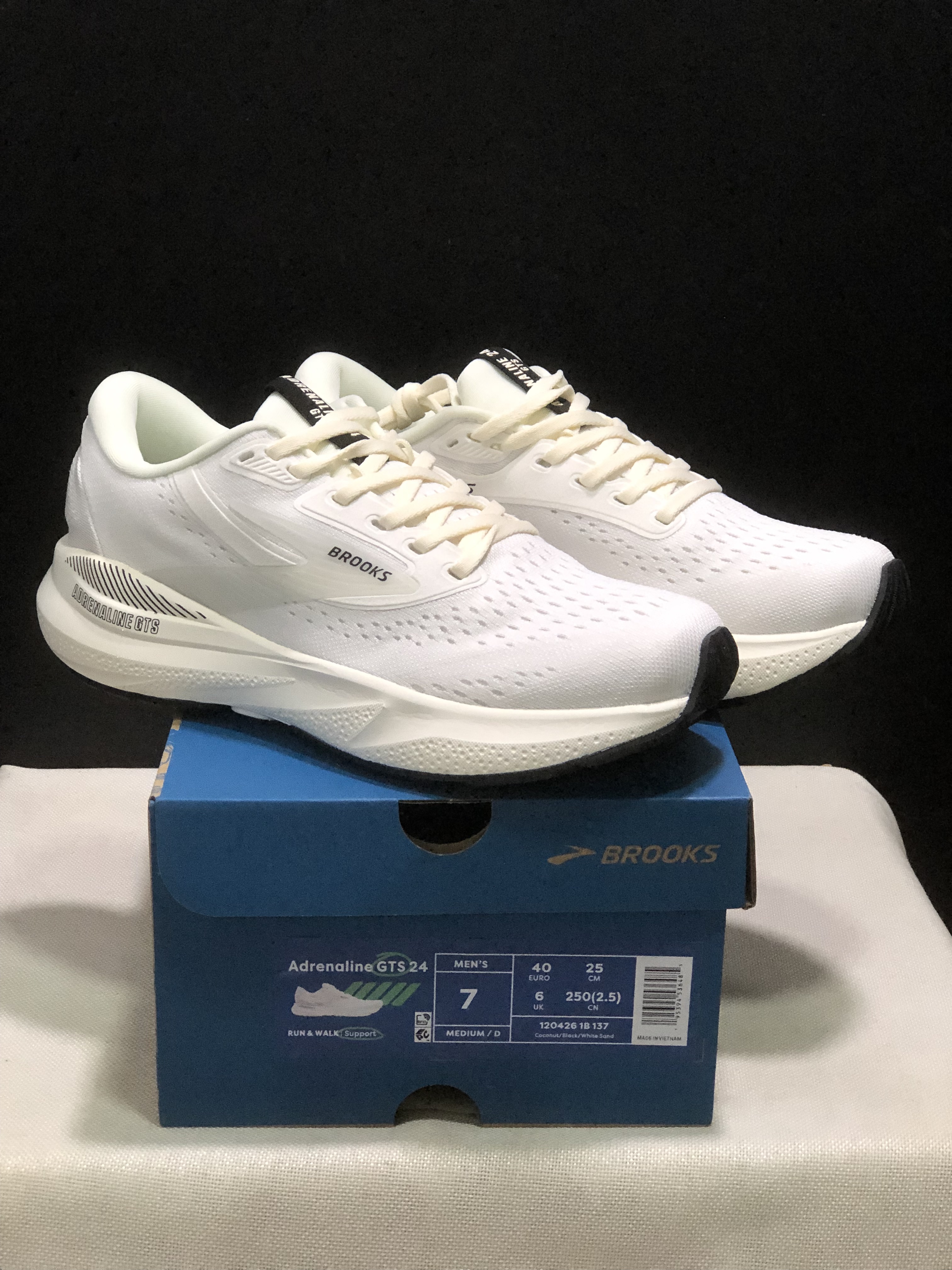 Brooks Adrenaline GTS 24 Casual Running Shoes Coconut/Black/White Sand