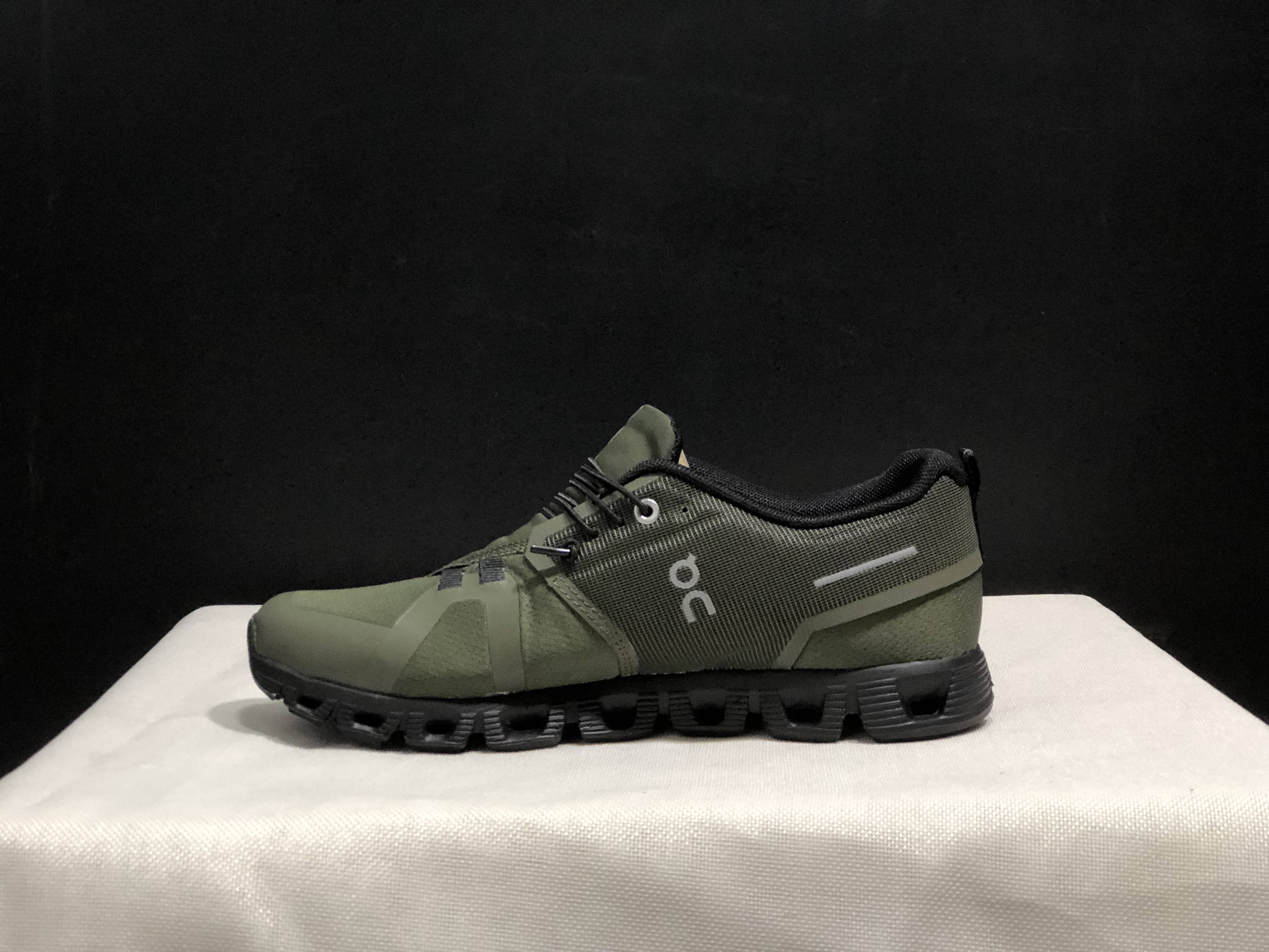 On Running Cloud 5 Lightweight Running Shoes Green