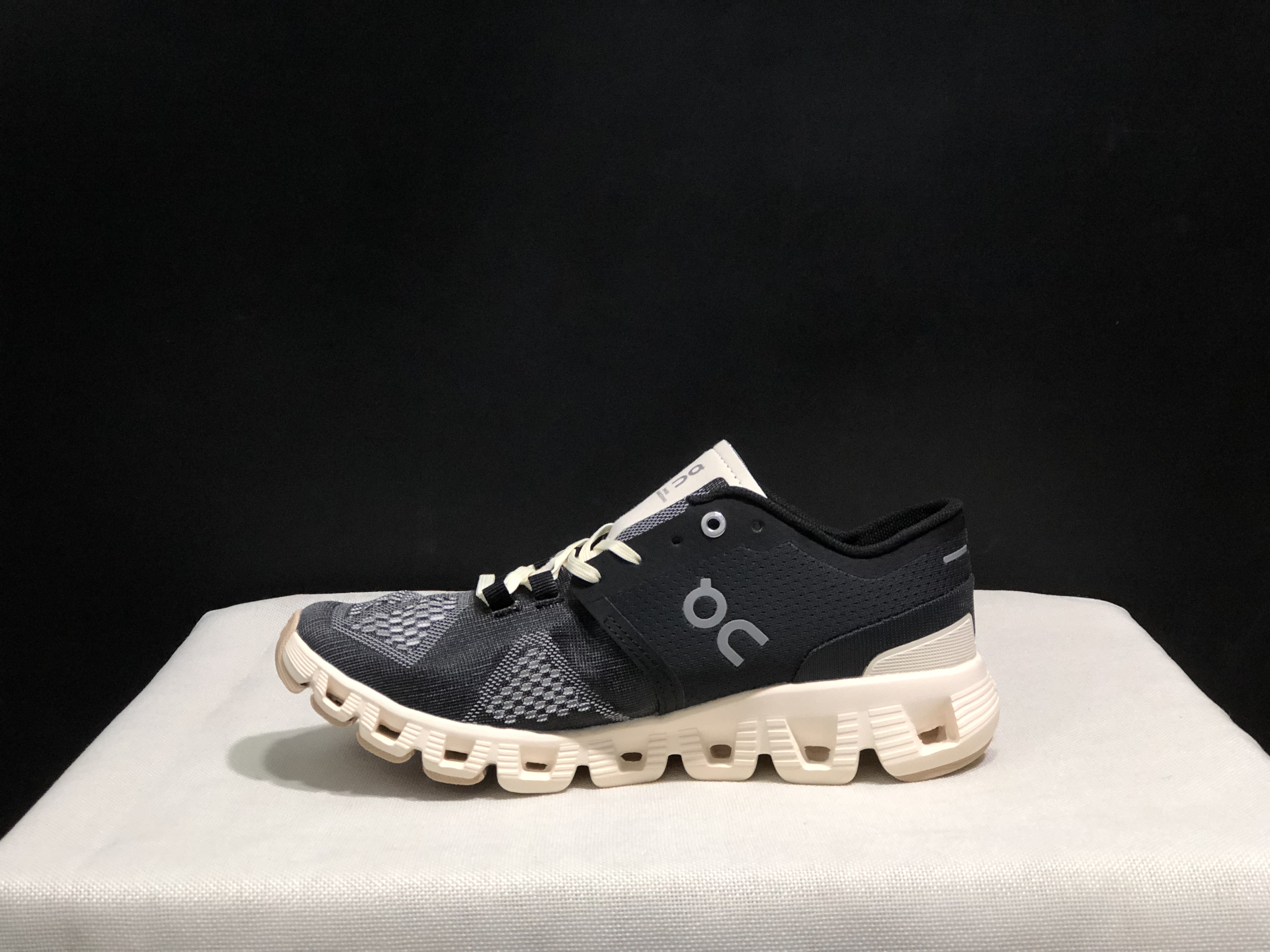 On Running Cloud X3 Shift Multi-Functional Running Shoes Black/Asphalt