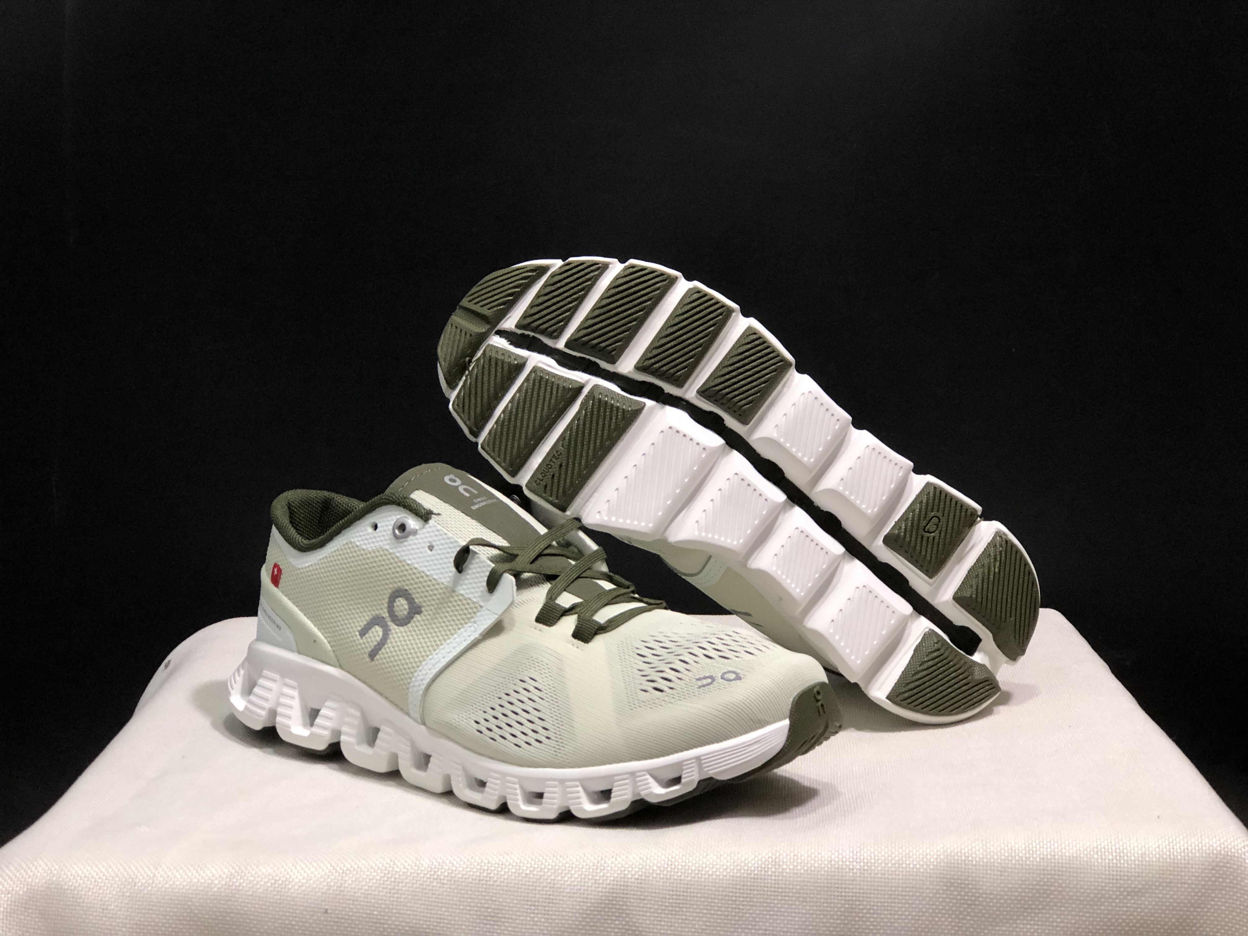 On Running Cloud X Lightweight Running Shoes Aloe Green
