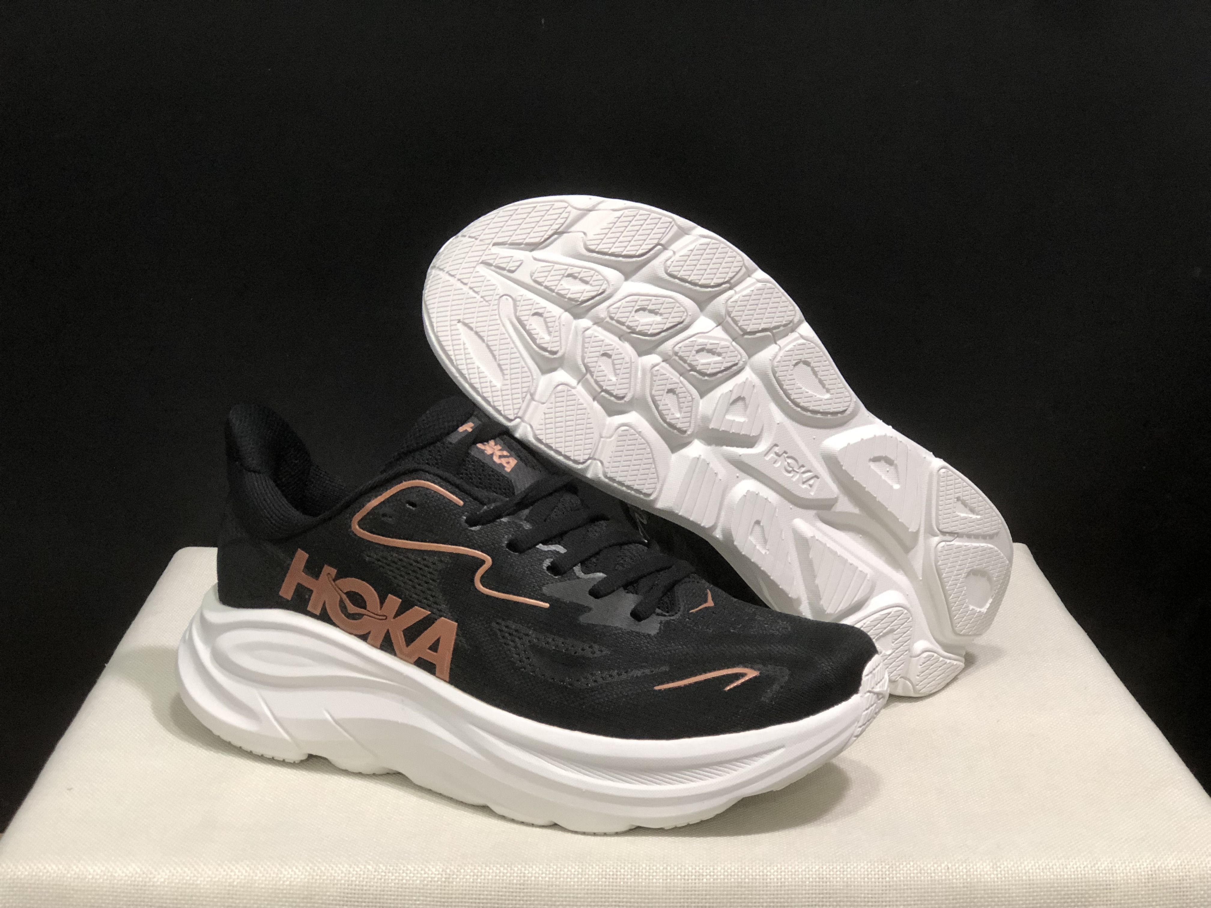 Hoka One One Clifton 10 Fashion Shoes Sneakers Black/White