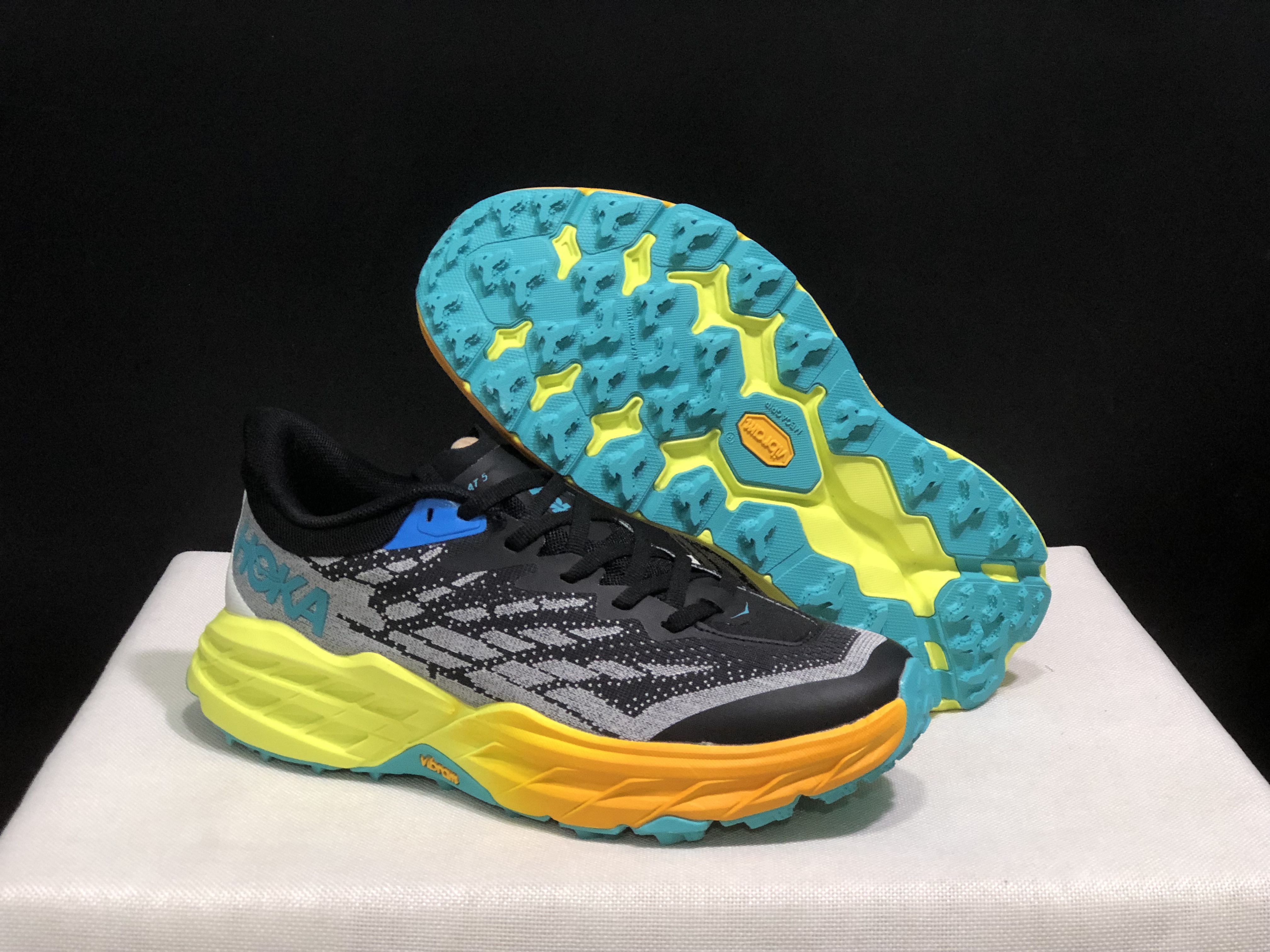 Hoka One One Speedgoat 5 Men's Trail Running Shoes Sneakers Black/Gold