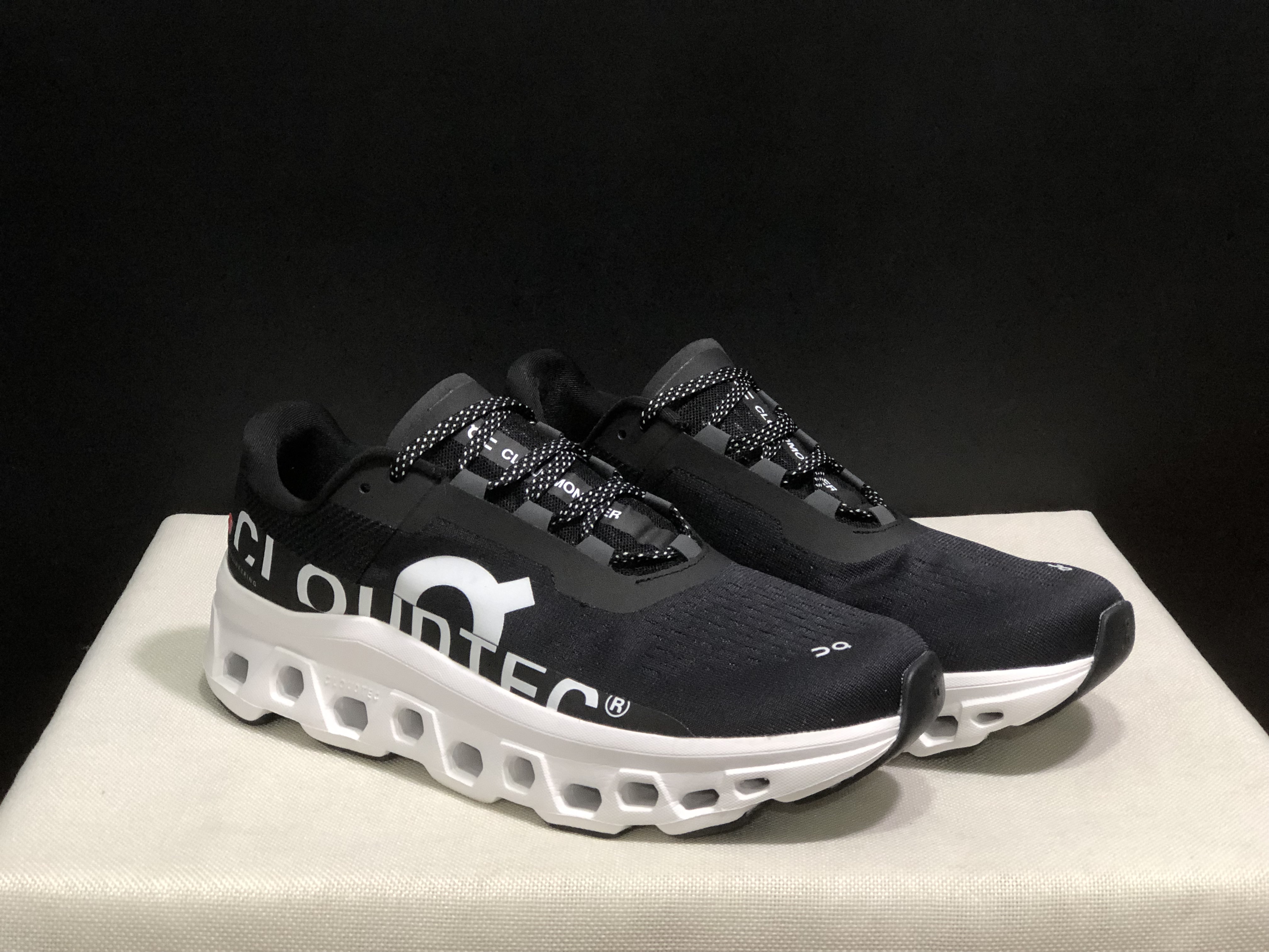 On Running Cloudmonster Anti-Slip Running Shoes Black/White