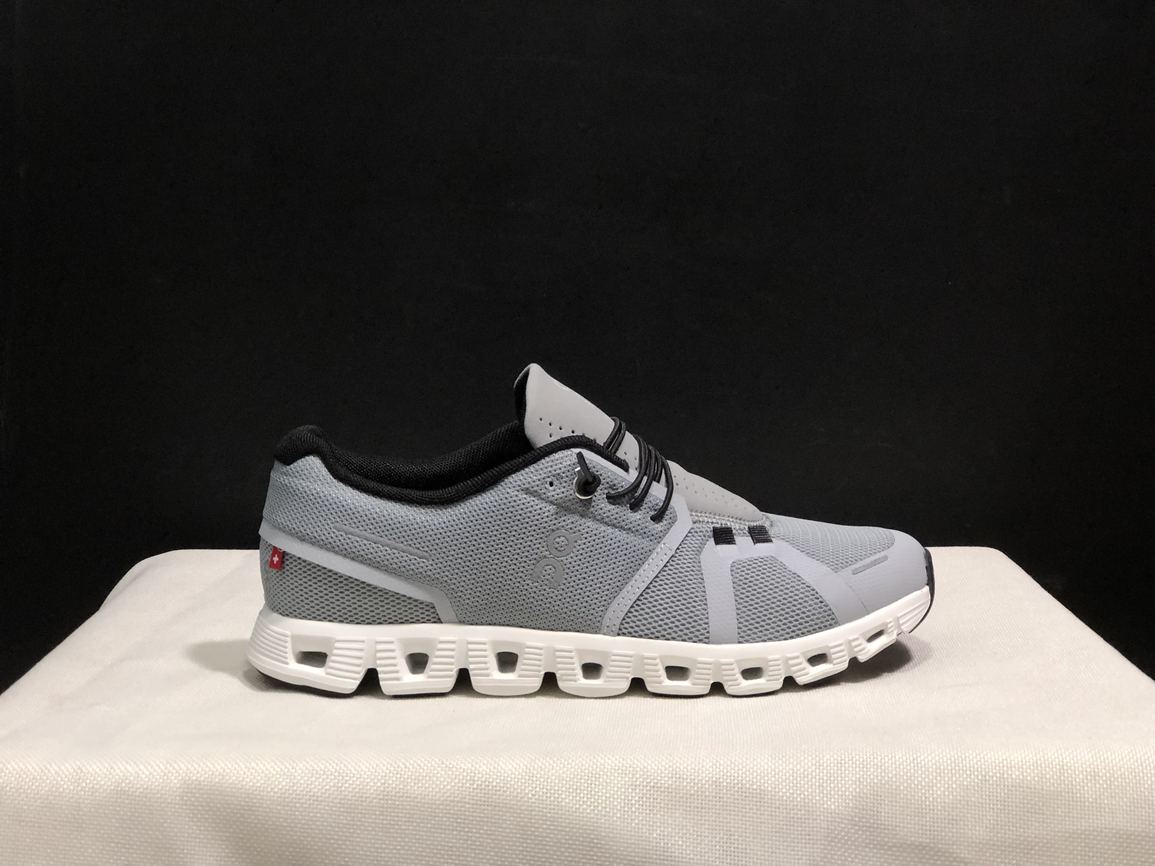 On Running Cloud 5 Lightweight Running Shoes Alloy Grey